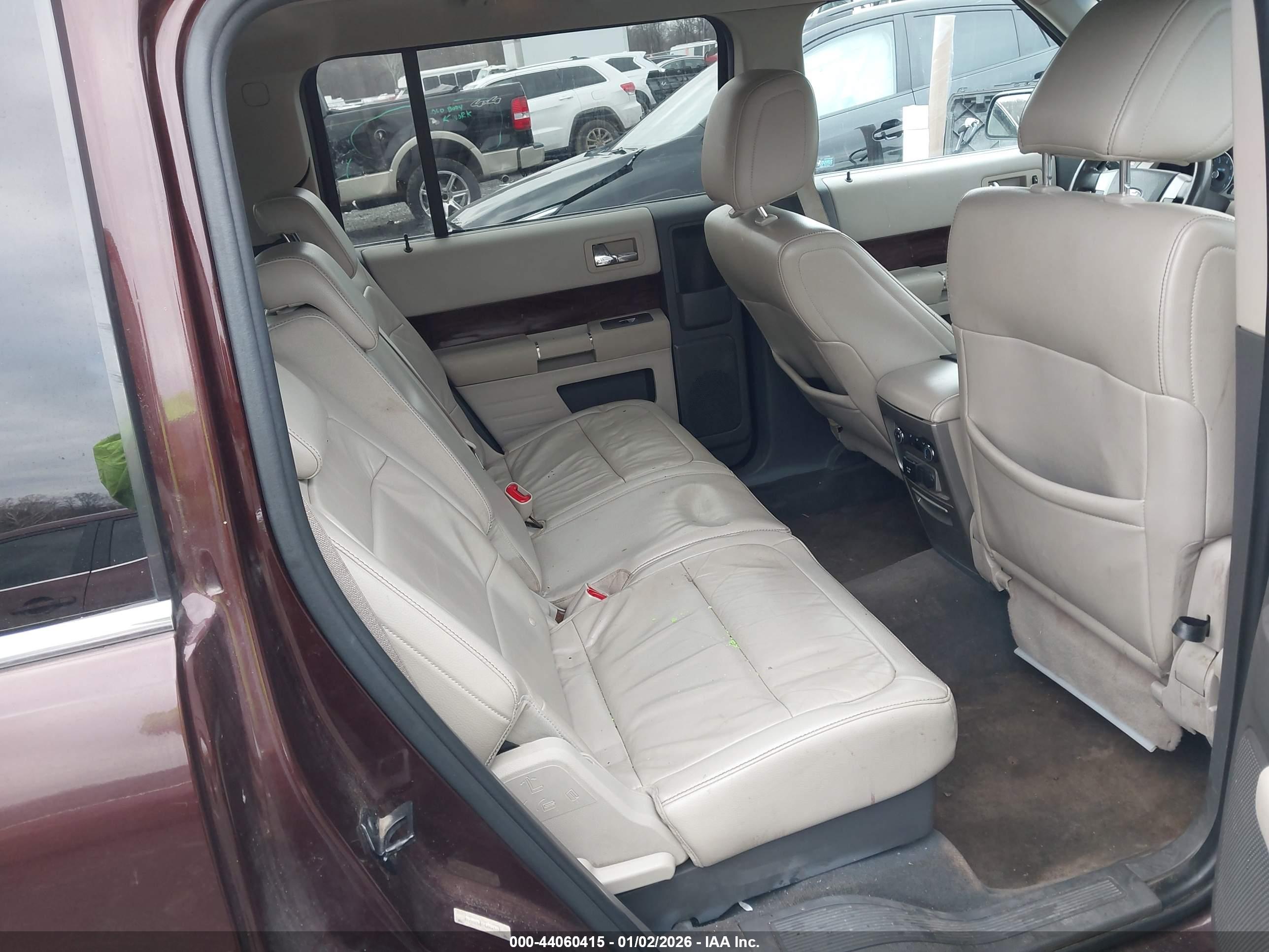 FORD FLEX image 8