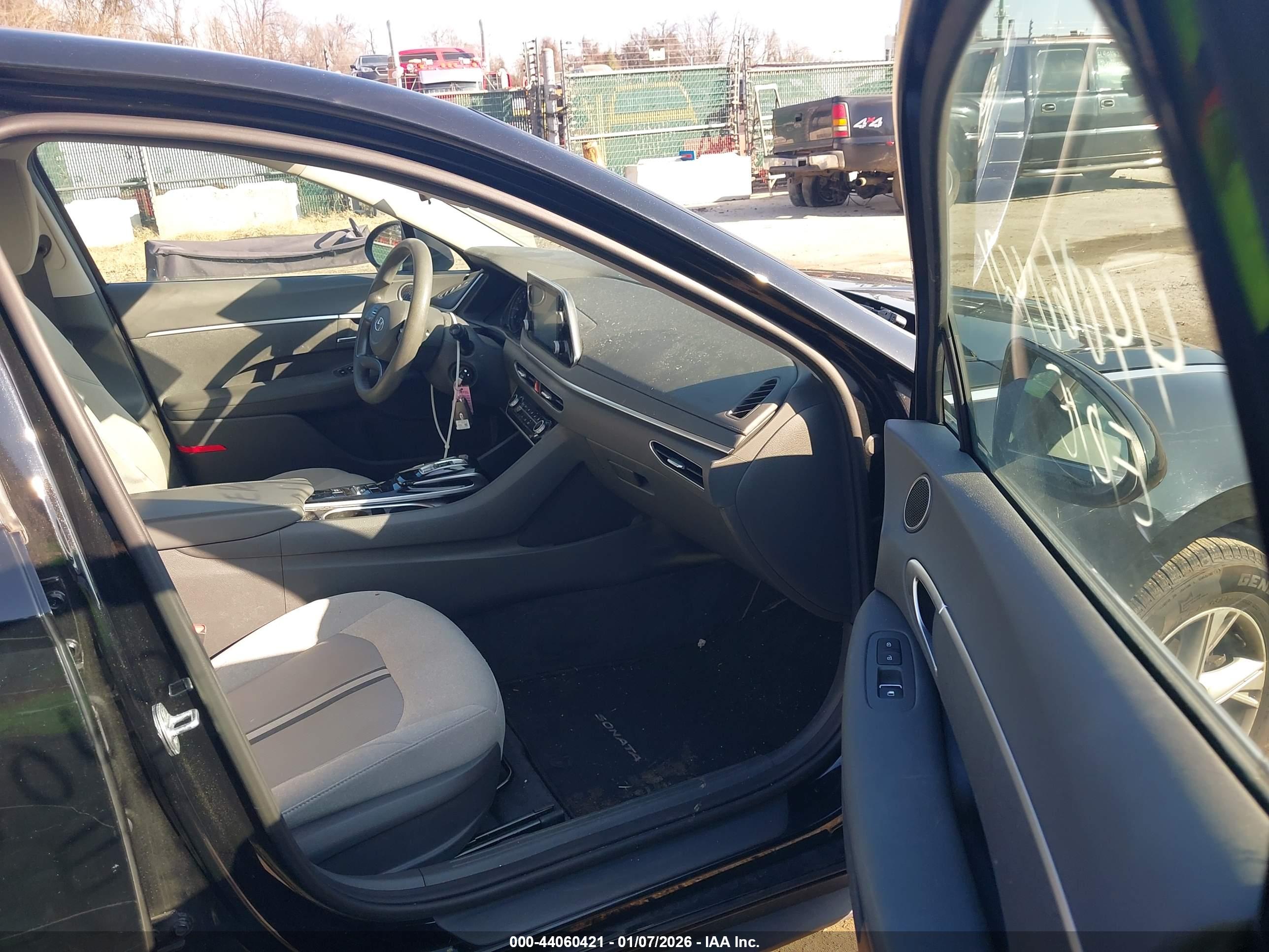 HYUNDAI SONATA image 5
