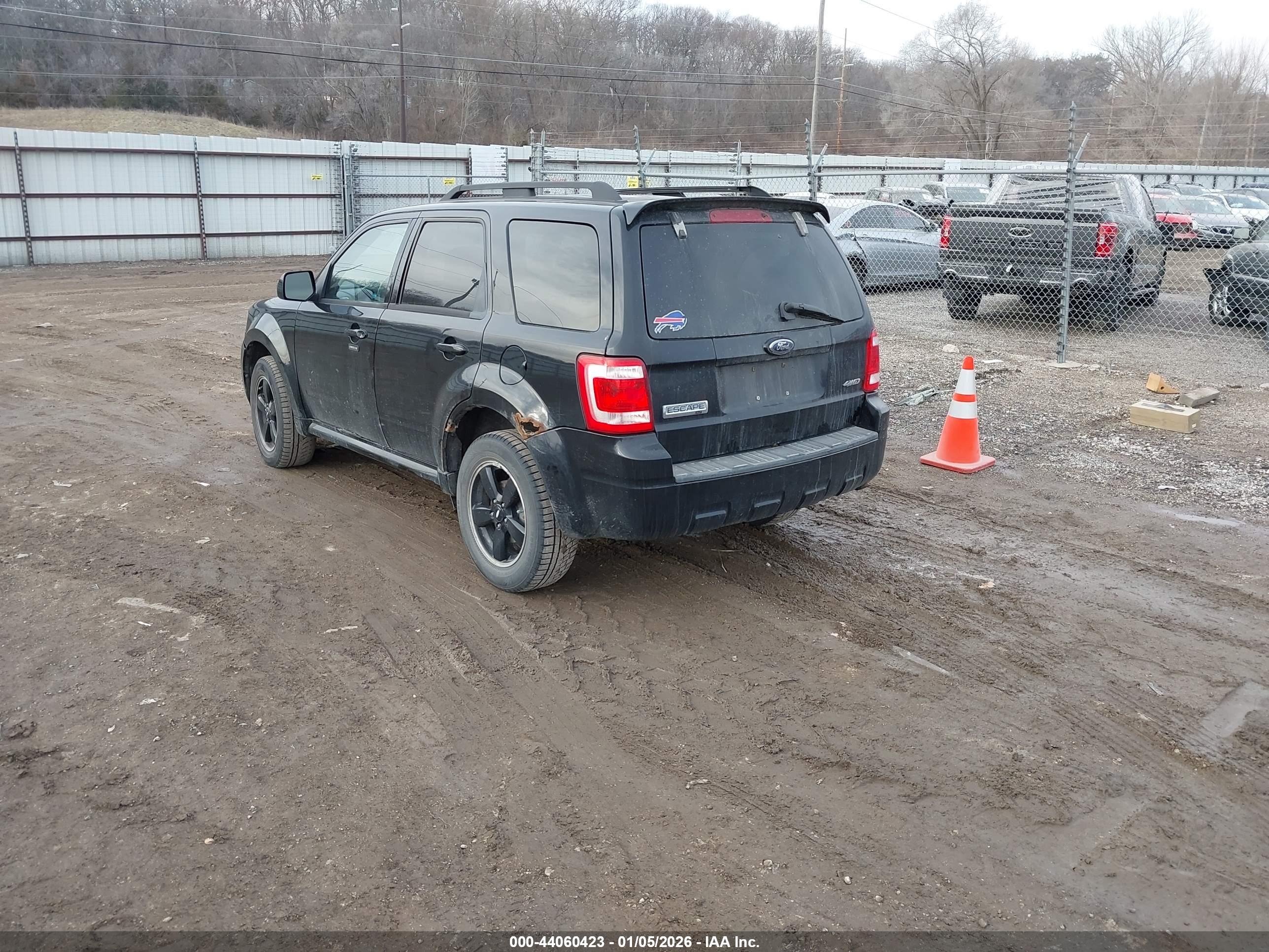 FORD ESCAPE image 3