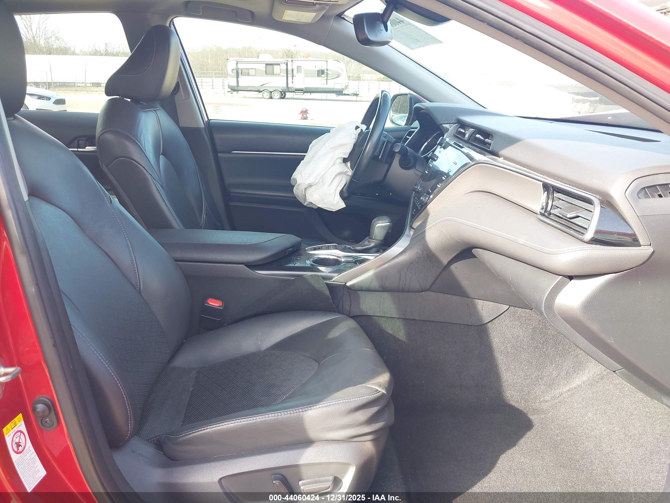 TOYOTA CAMRY image 5