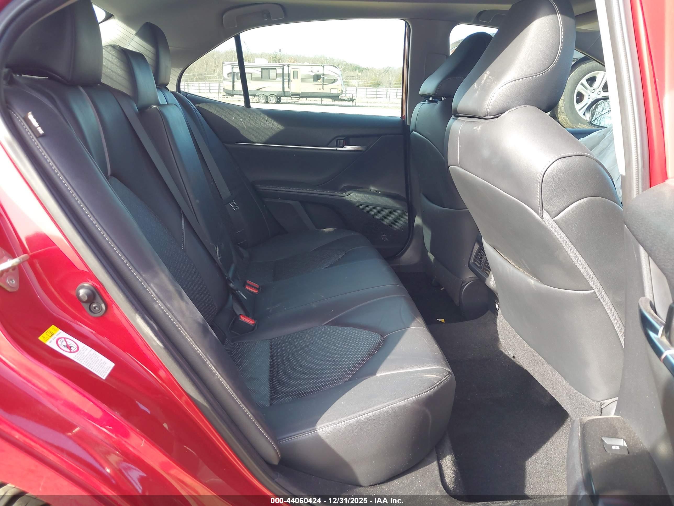 TOYOTA CAMRY image 8