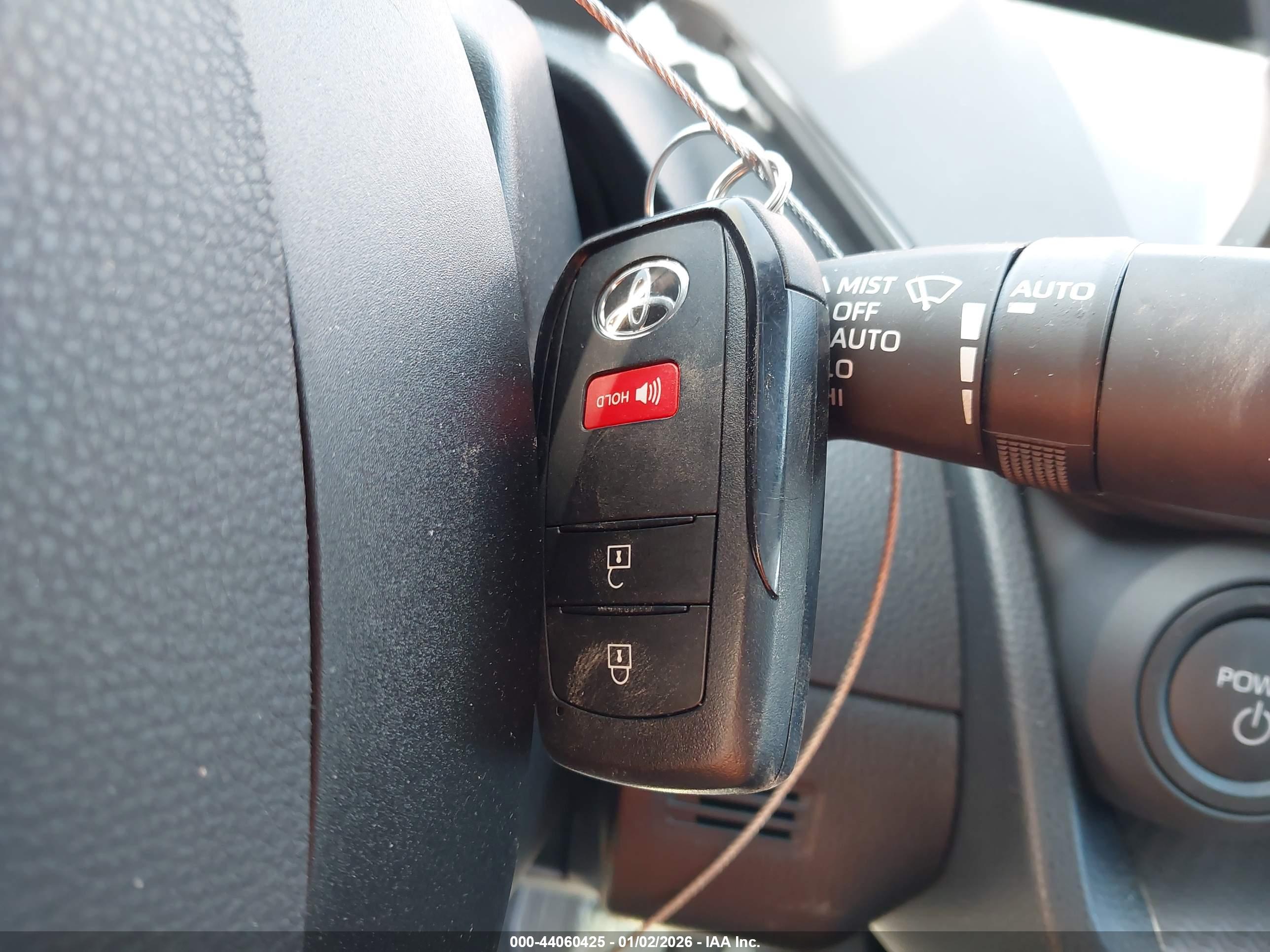 TOYOTA PRIUS image 11