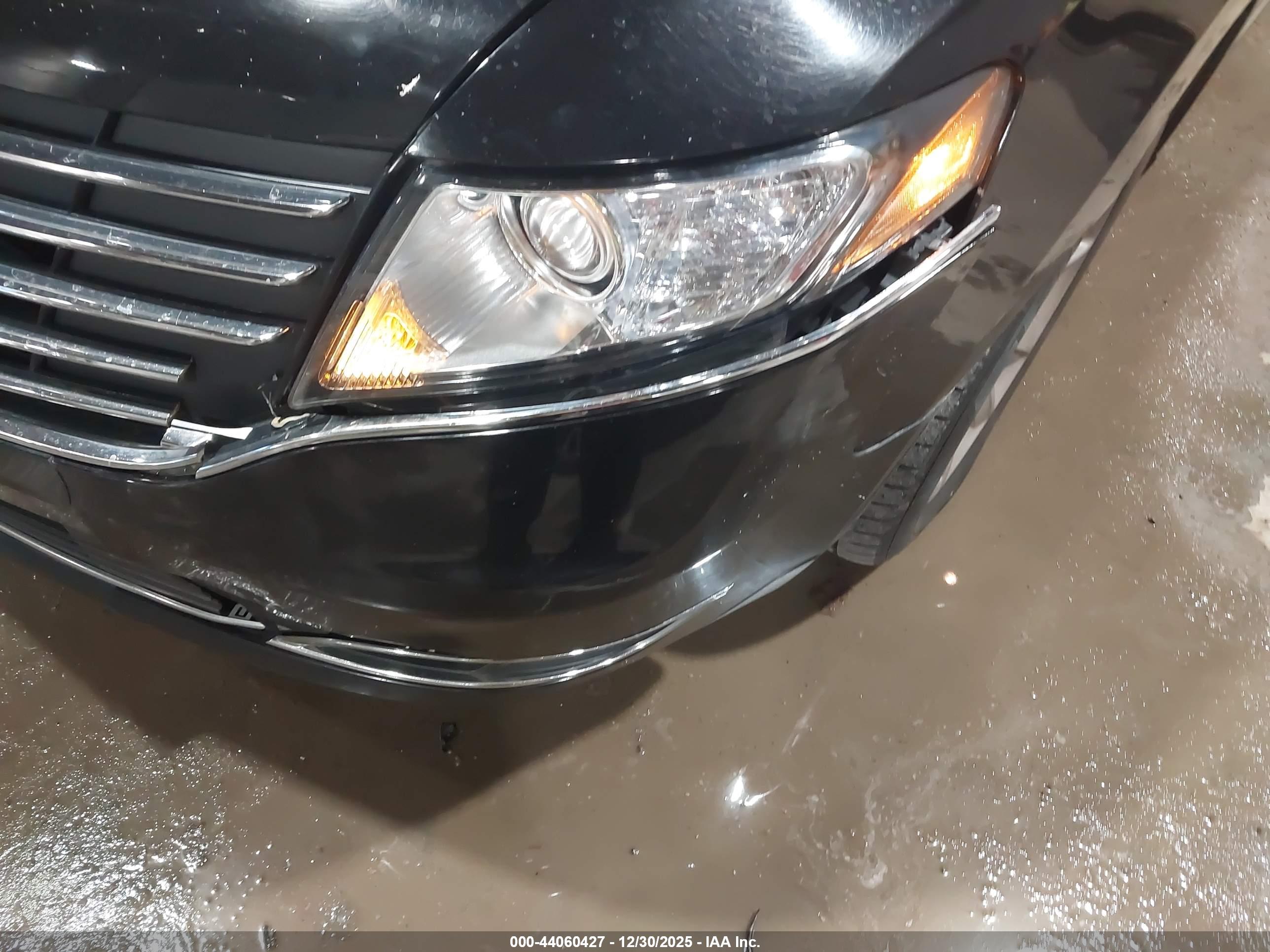 LINCOLN MKT image 6