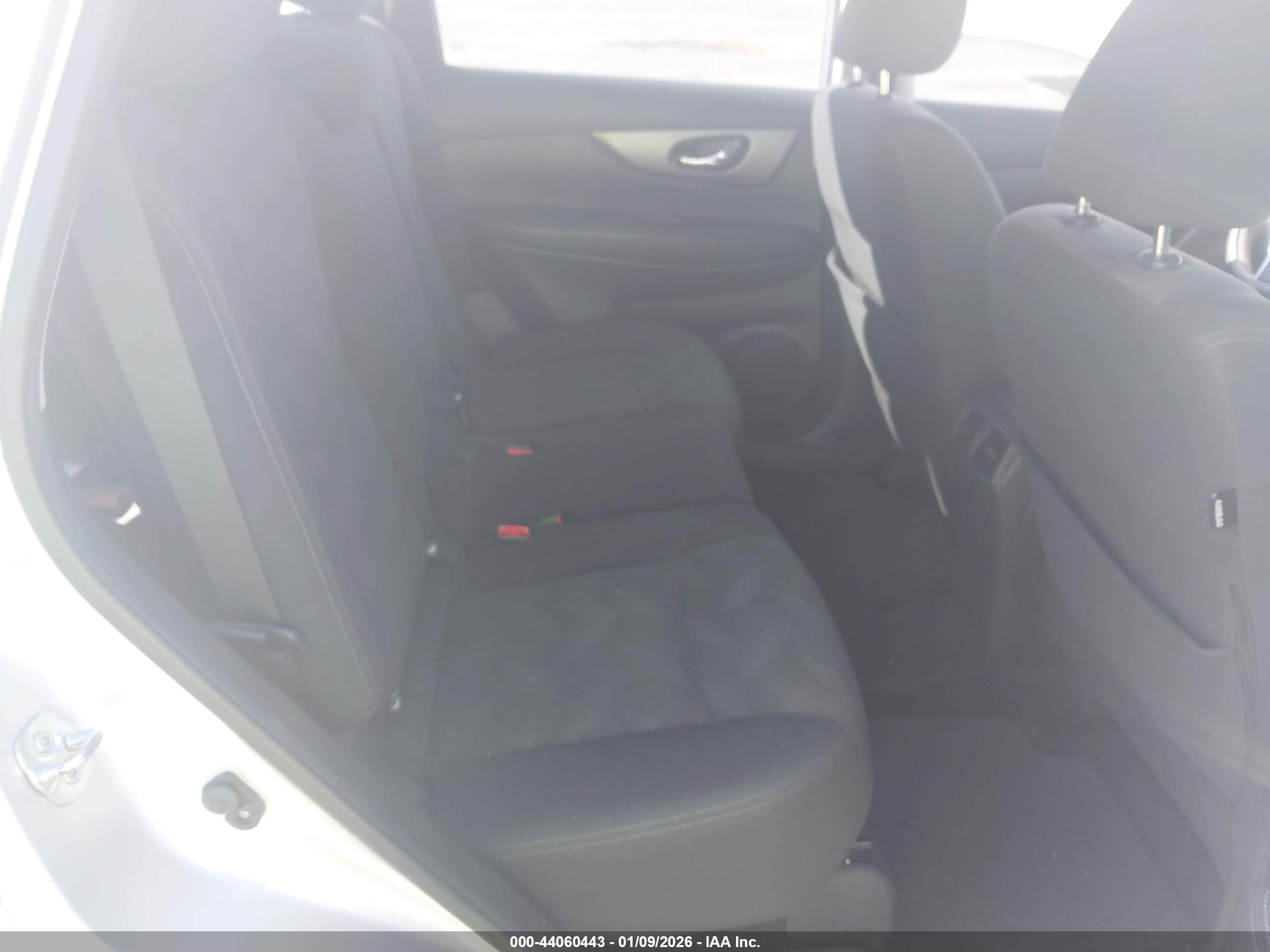 NISSAN ROGUE image 8