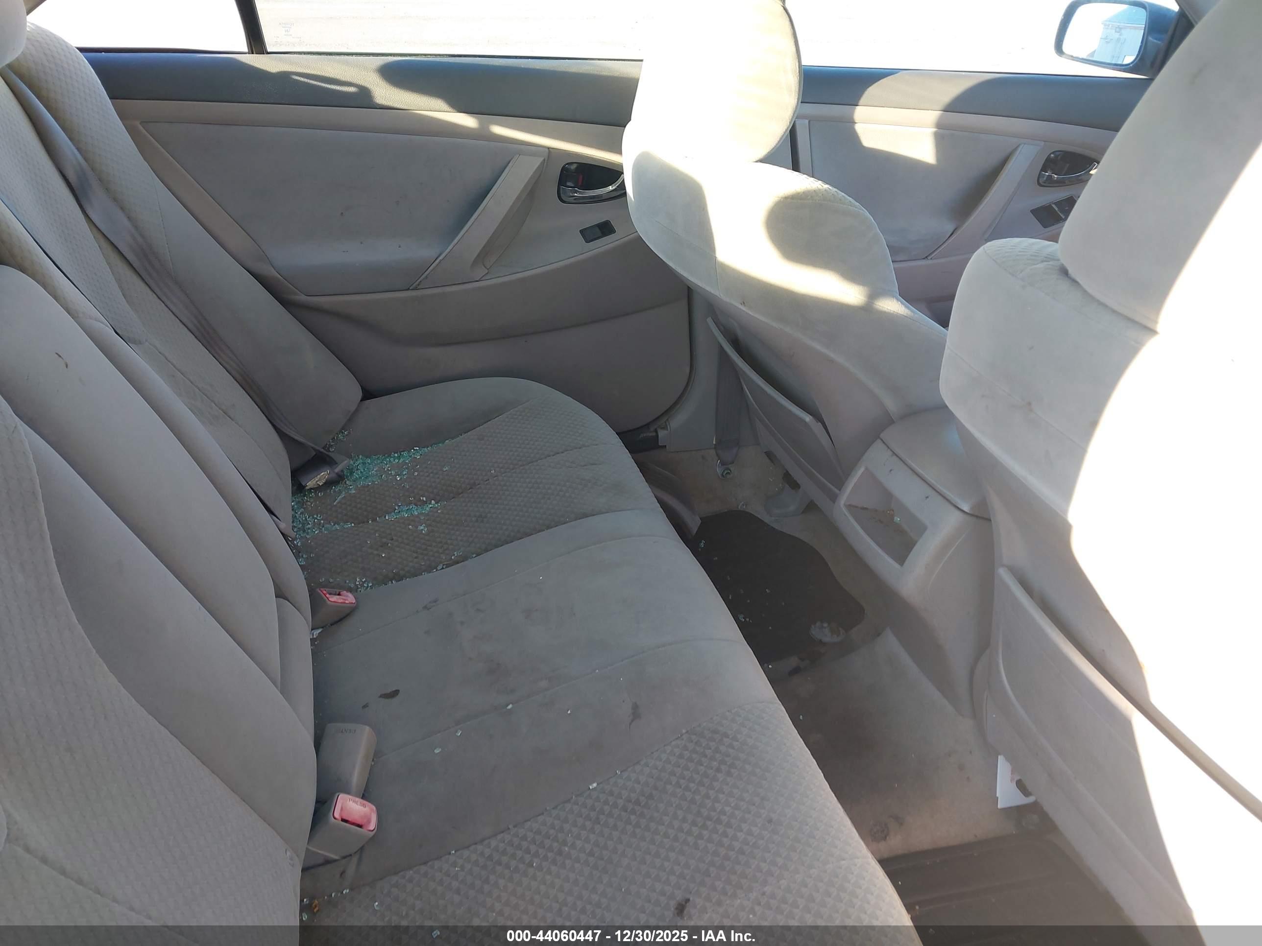 TOYOTA CAMRY image 8