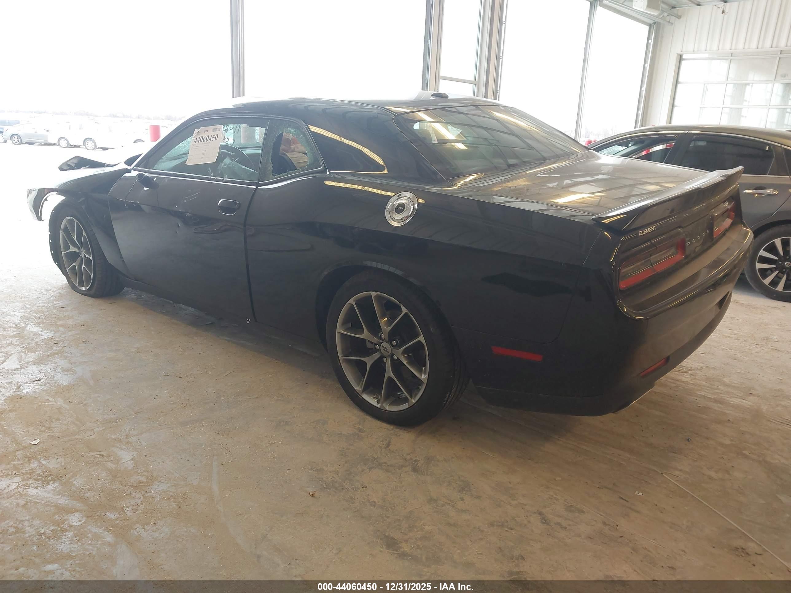 DODGE CHALLENGER image 3