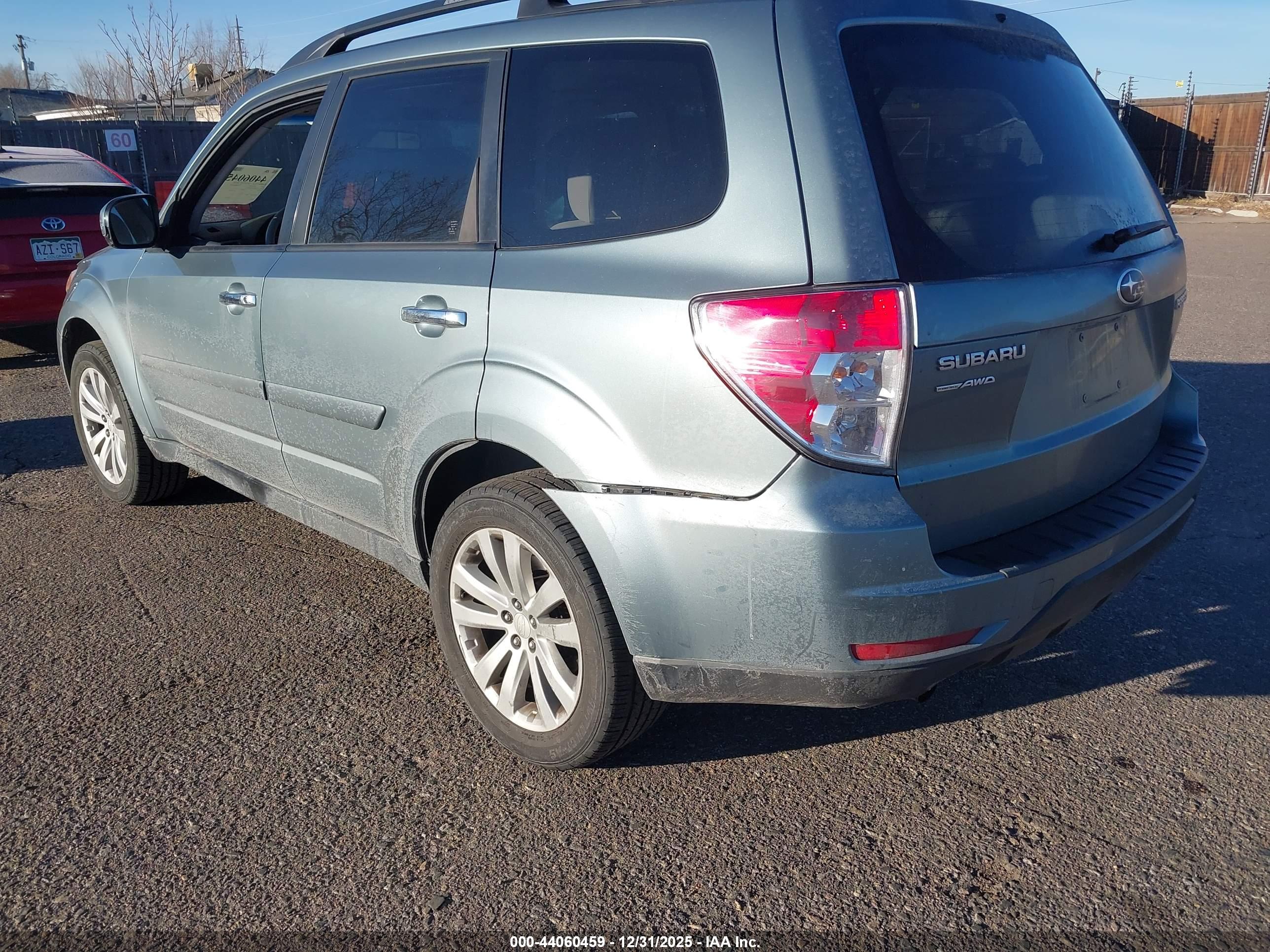 SUBARU FORESTER image 6