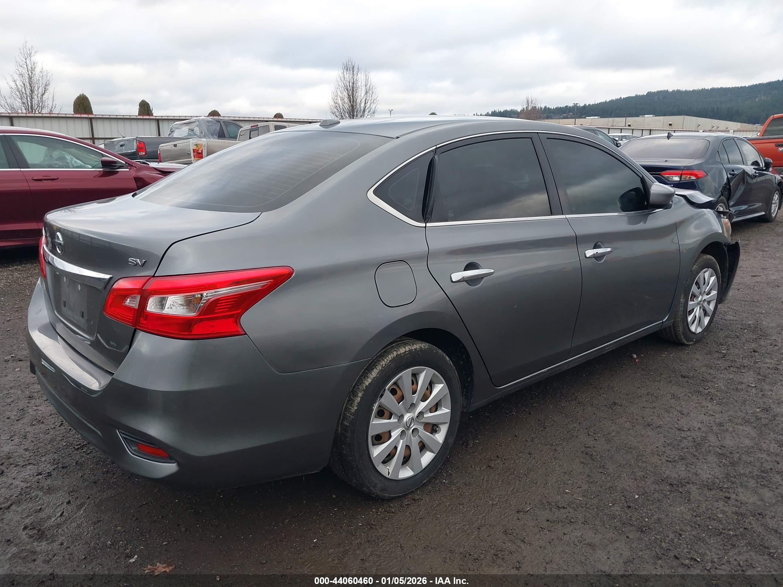 NISSAN SENTRA image 4