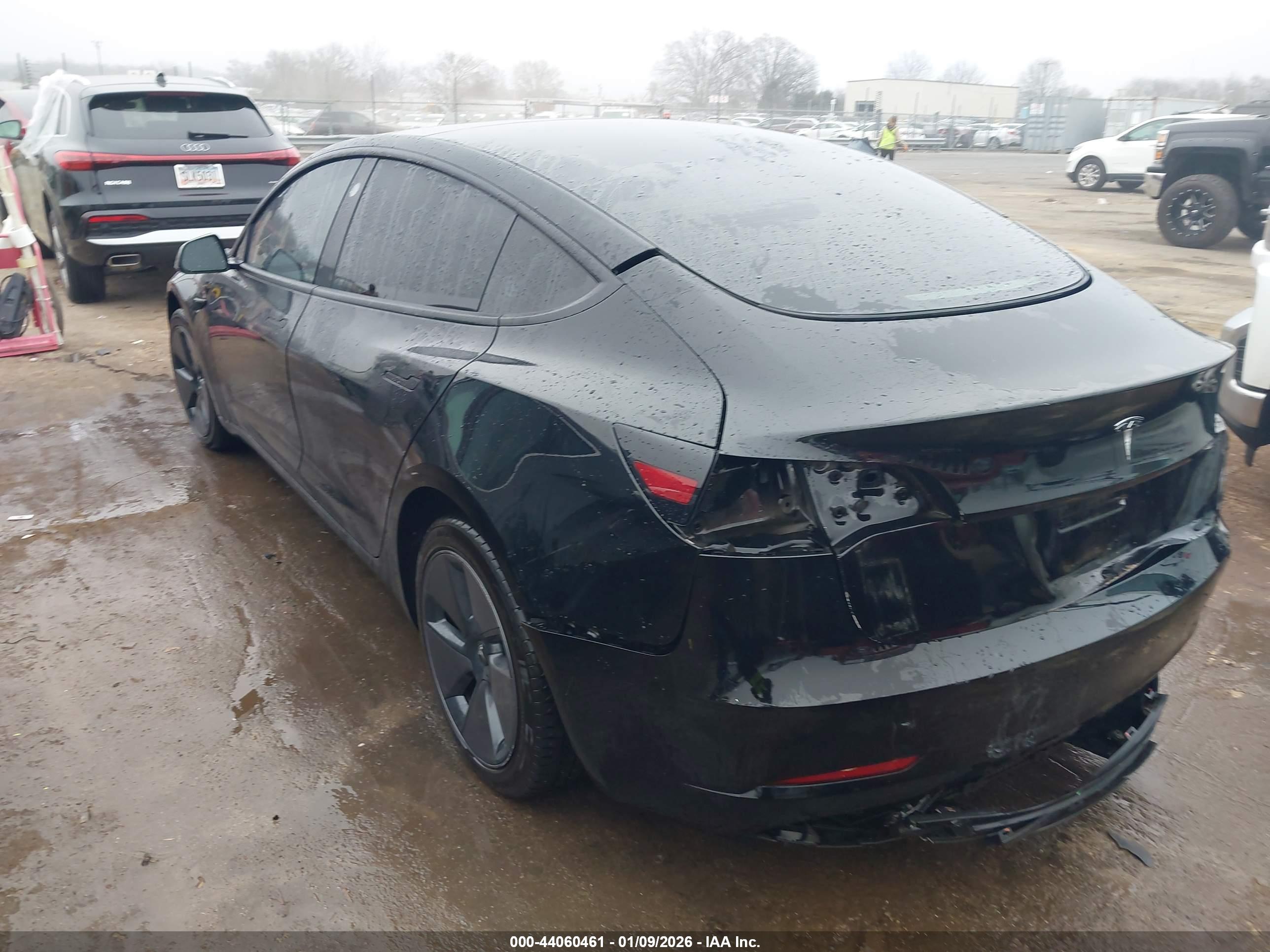 TESLA MODEL image 3