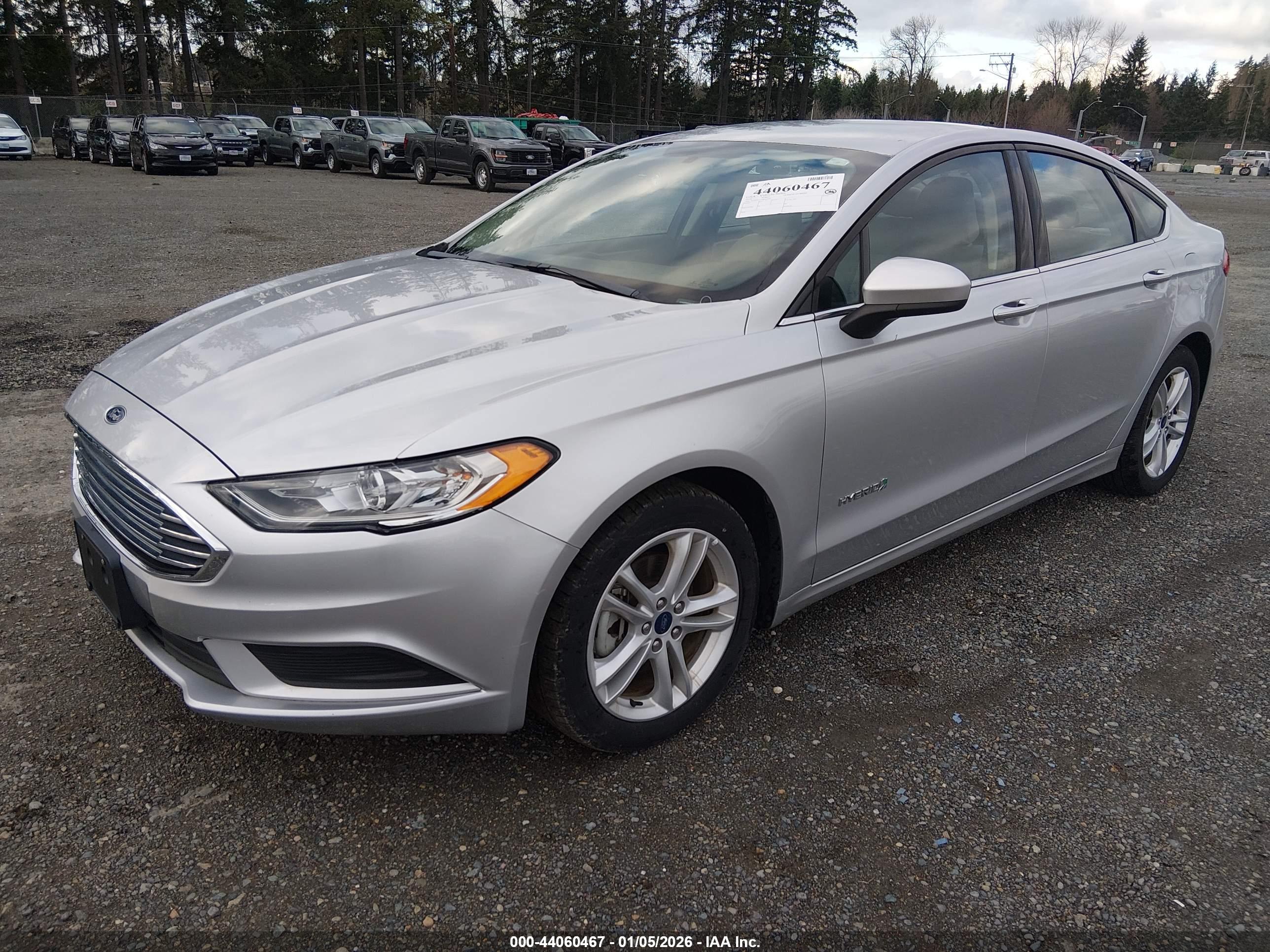 FORD FUSION image 2