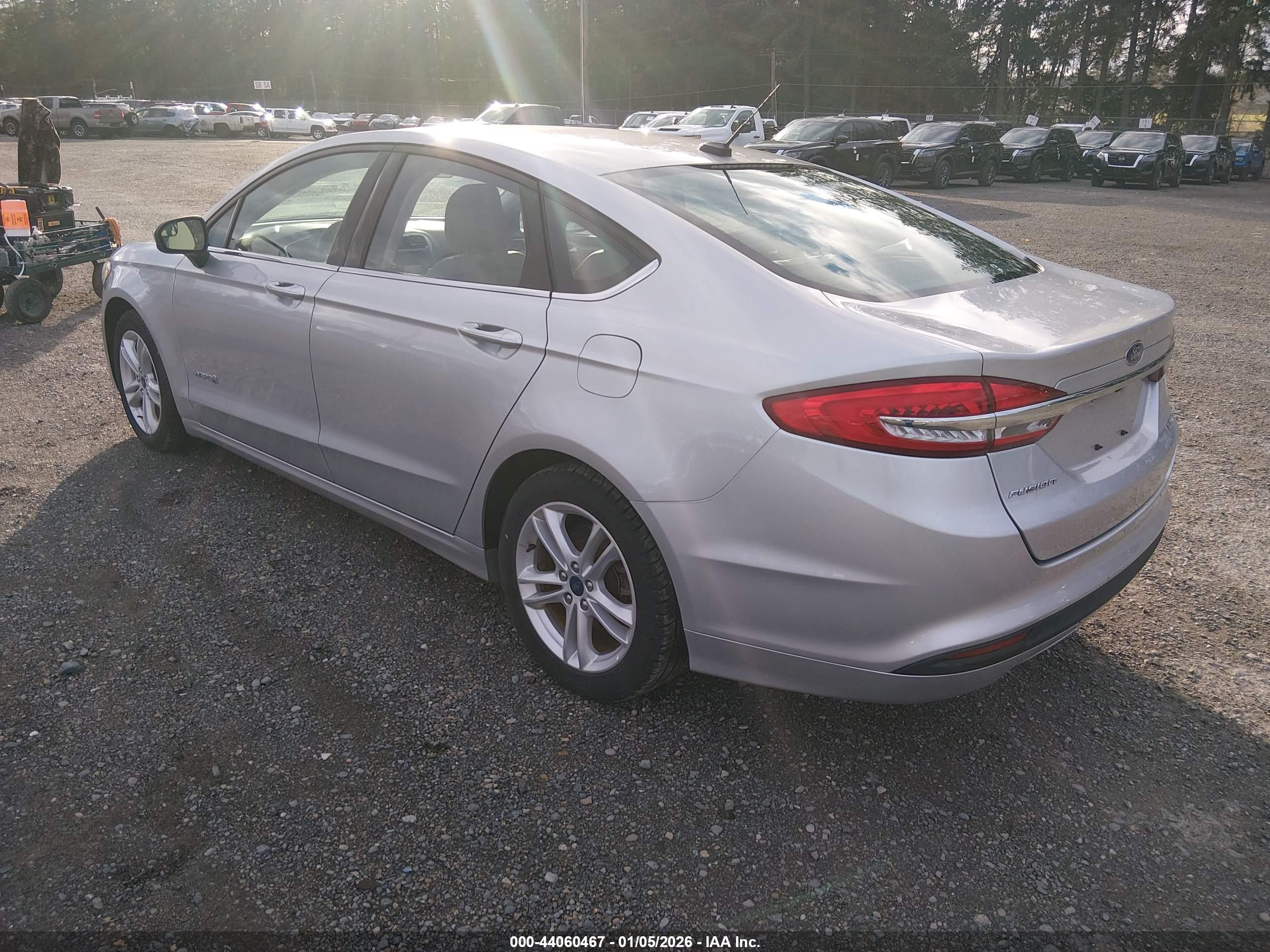 FORD FUSION image 3