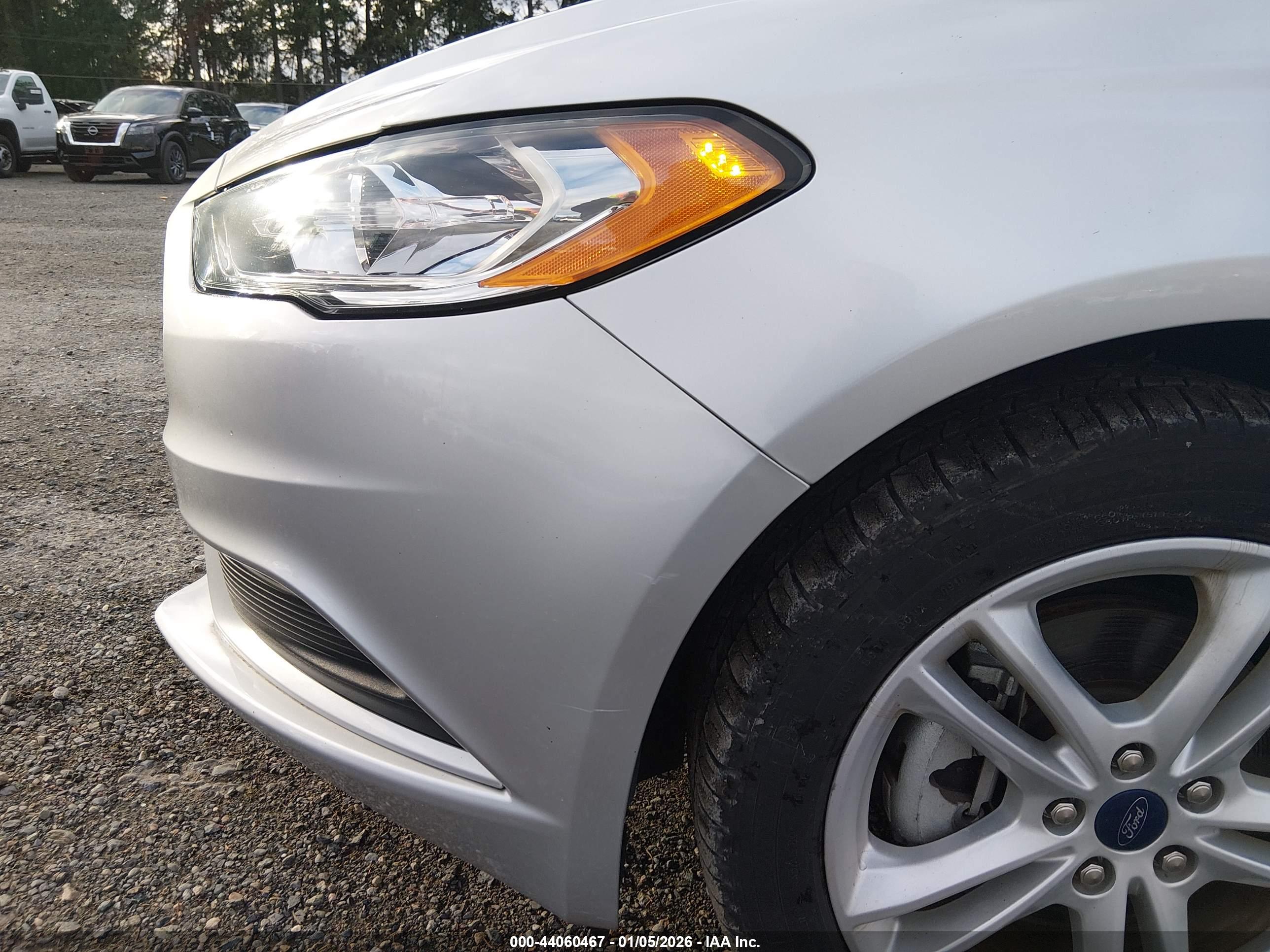 FORD FUSION image 6