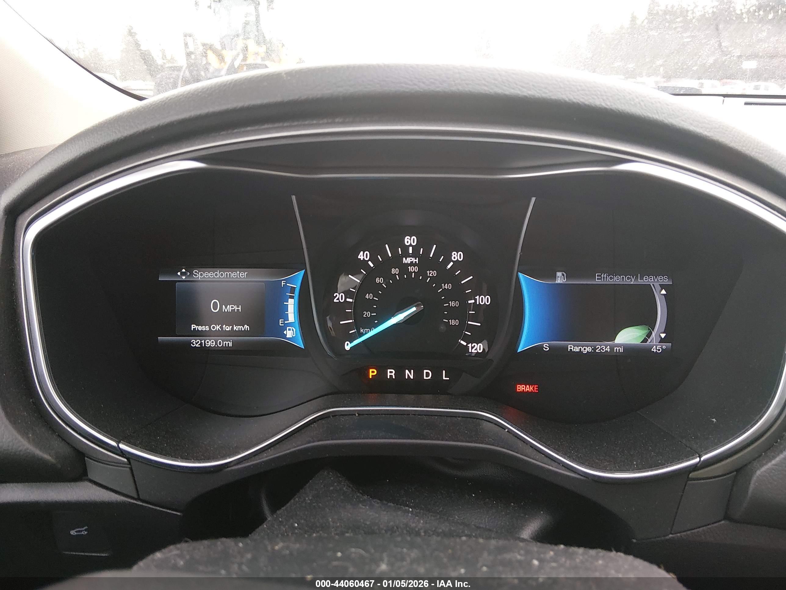 FORD FUSION image 7