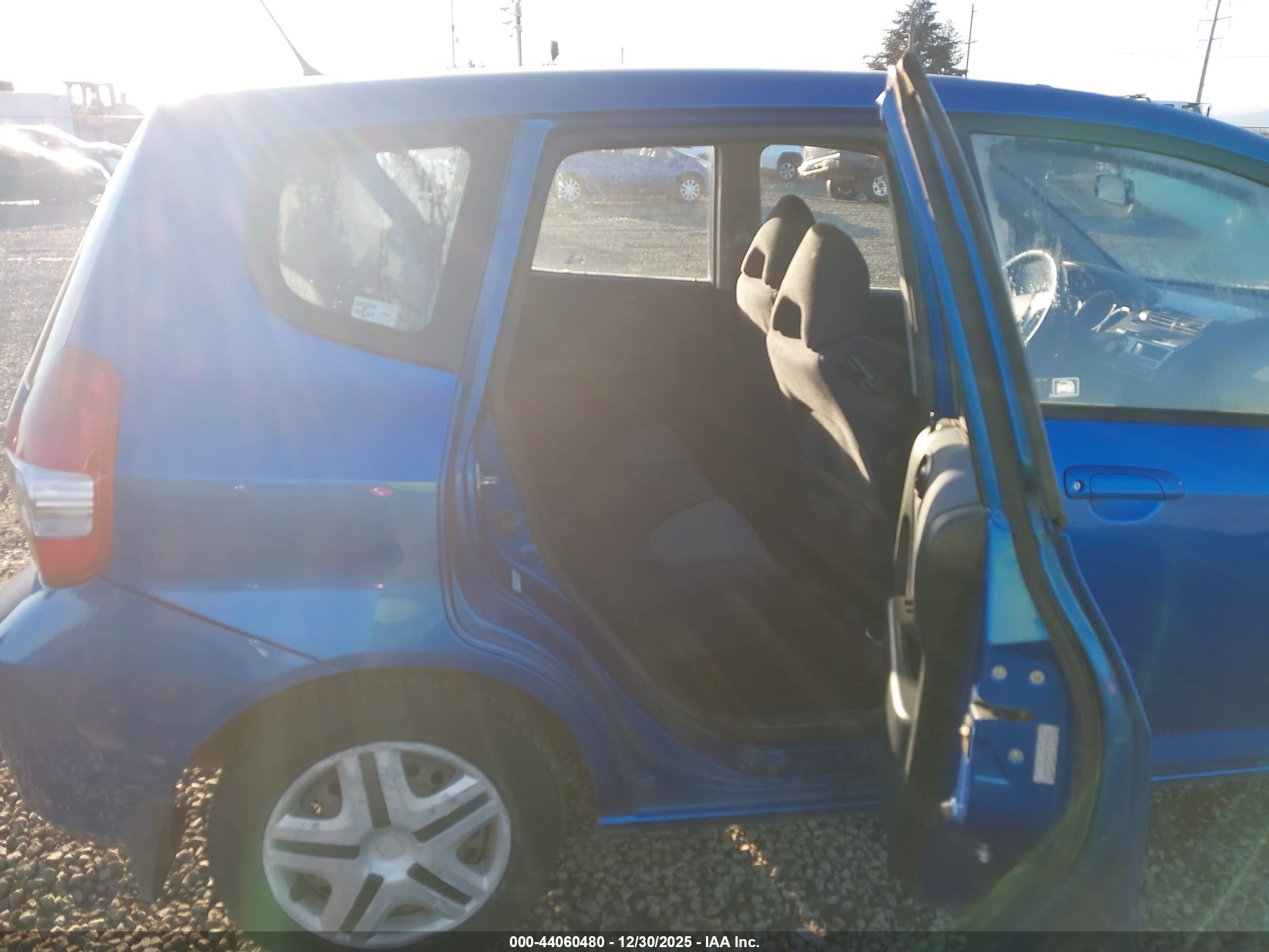HONDA FIT image 8