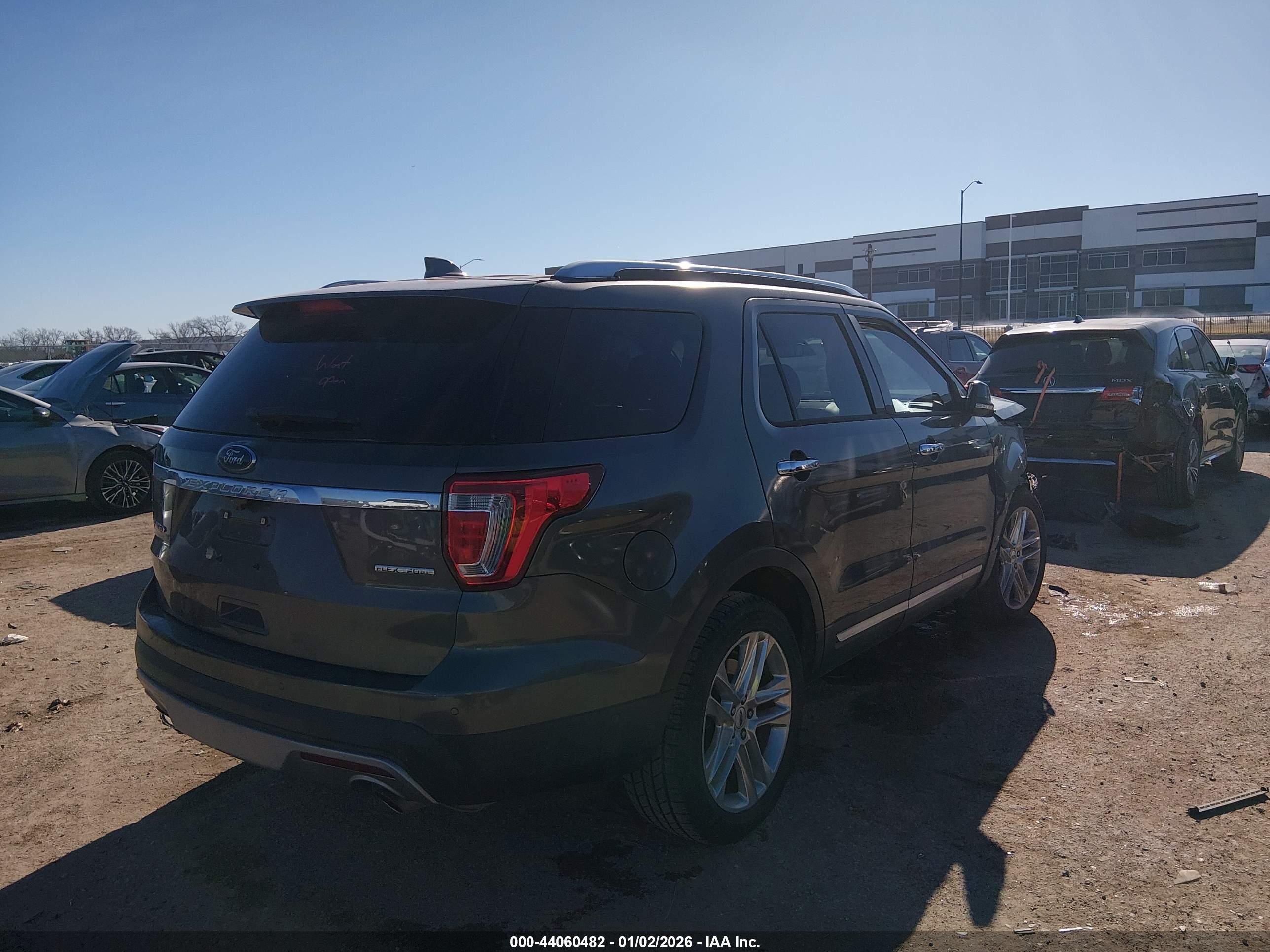 FORD EXPLORER image 4