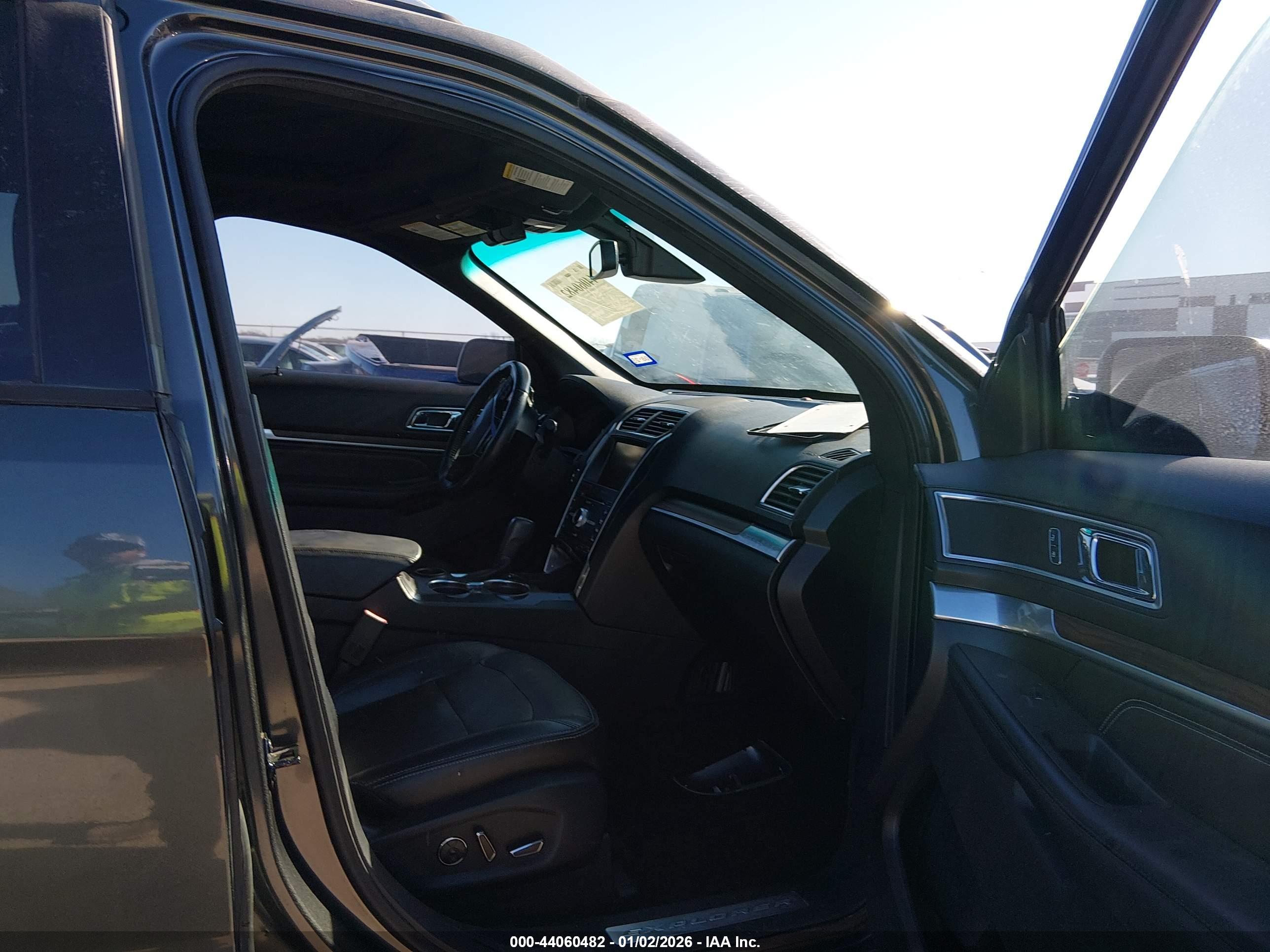 FORD EXPLORER image 5