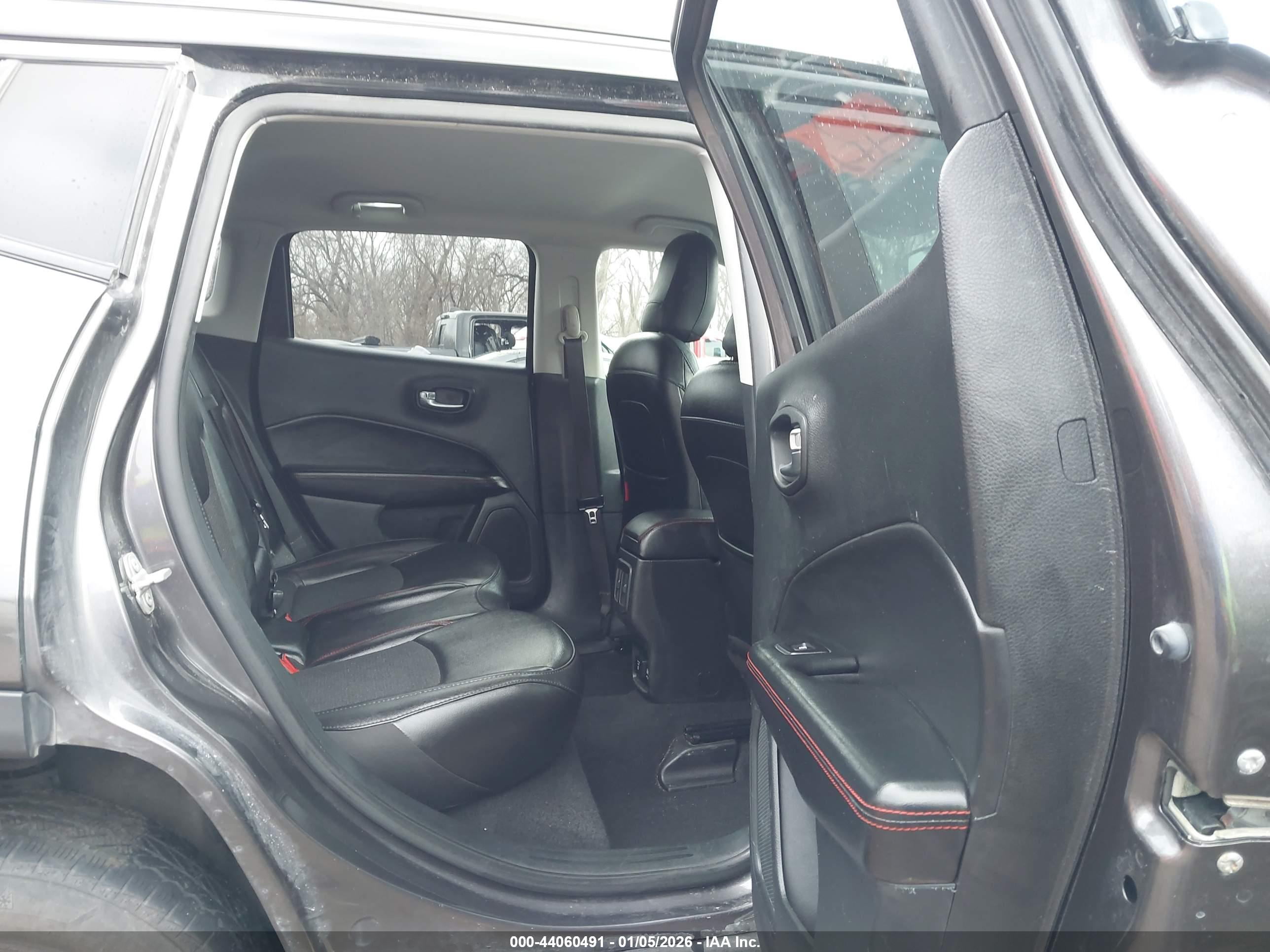 JEEP COMPASS image 8