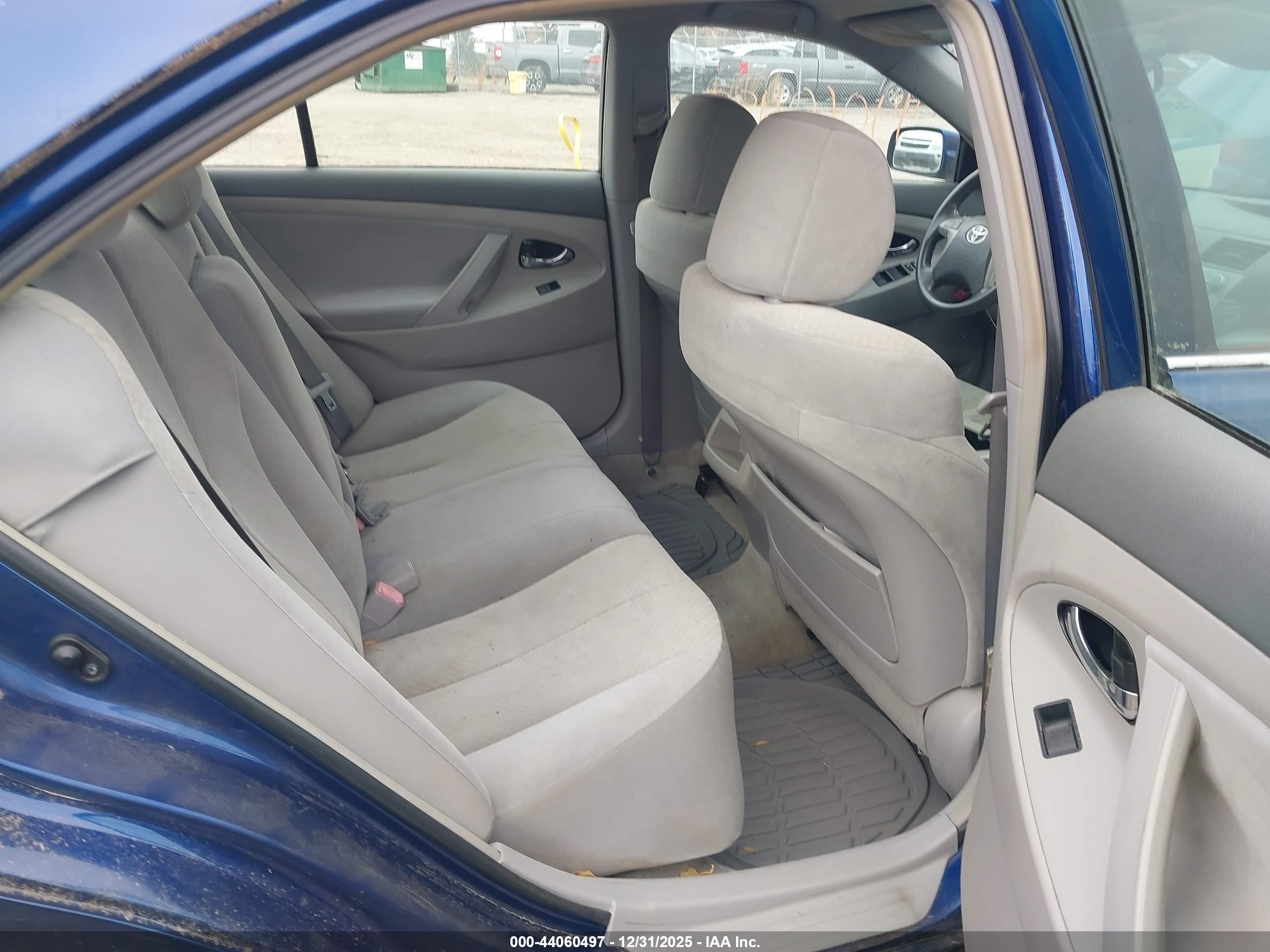 TOYOTA CAMRY image 8
