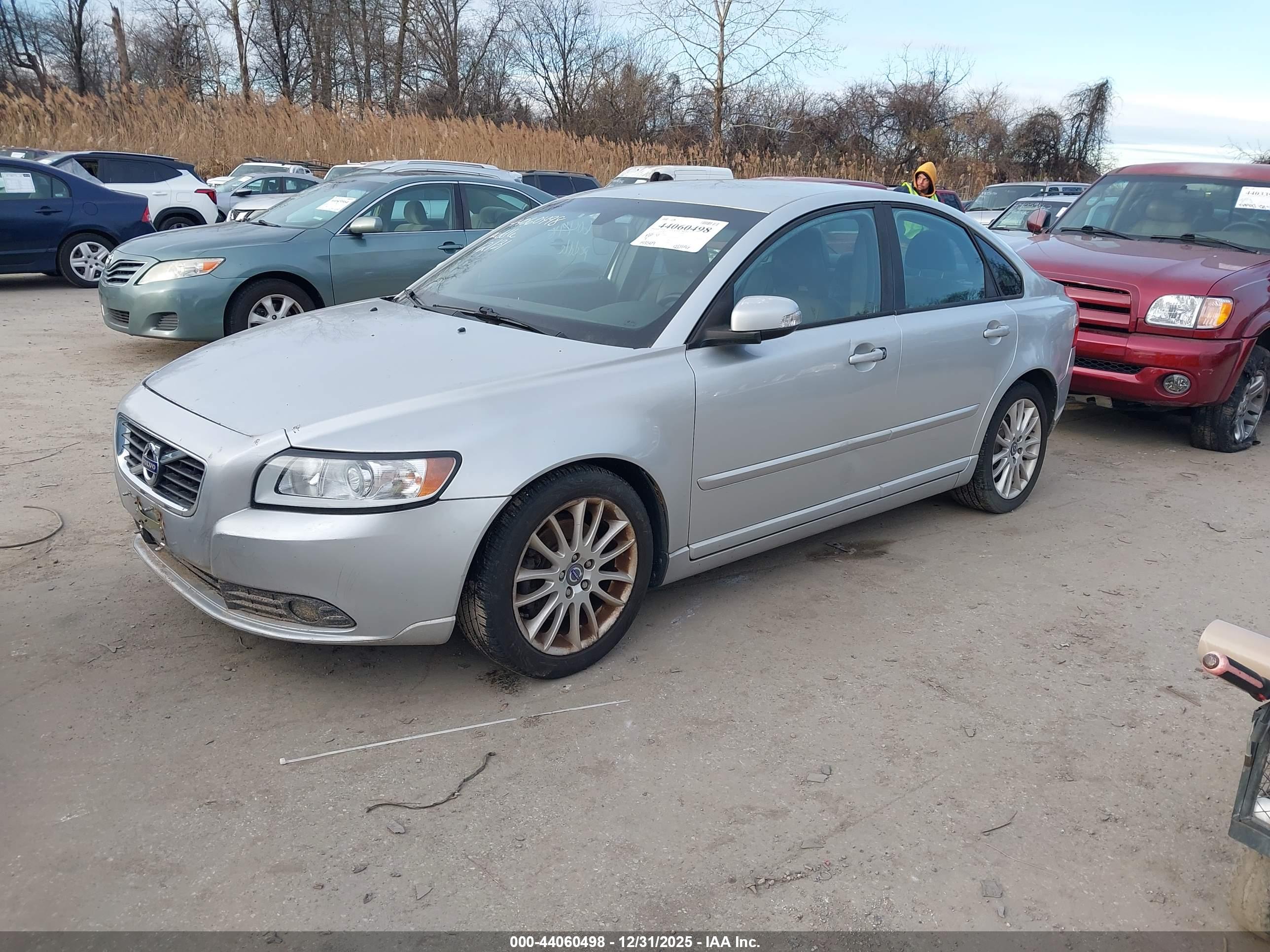 VOLVO S40 image 2