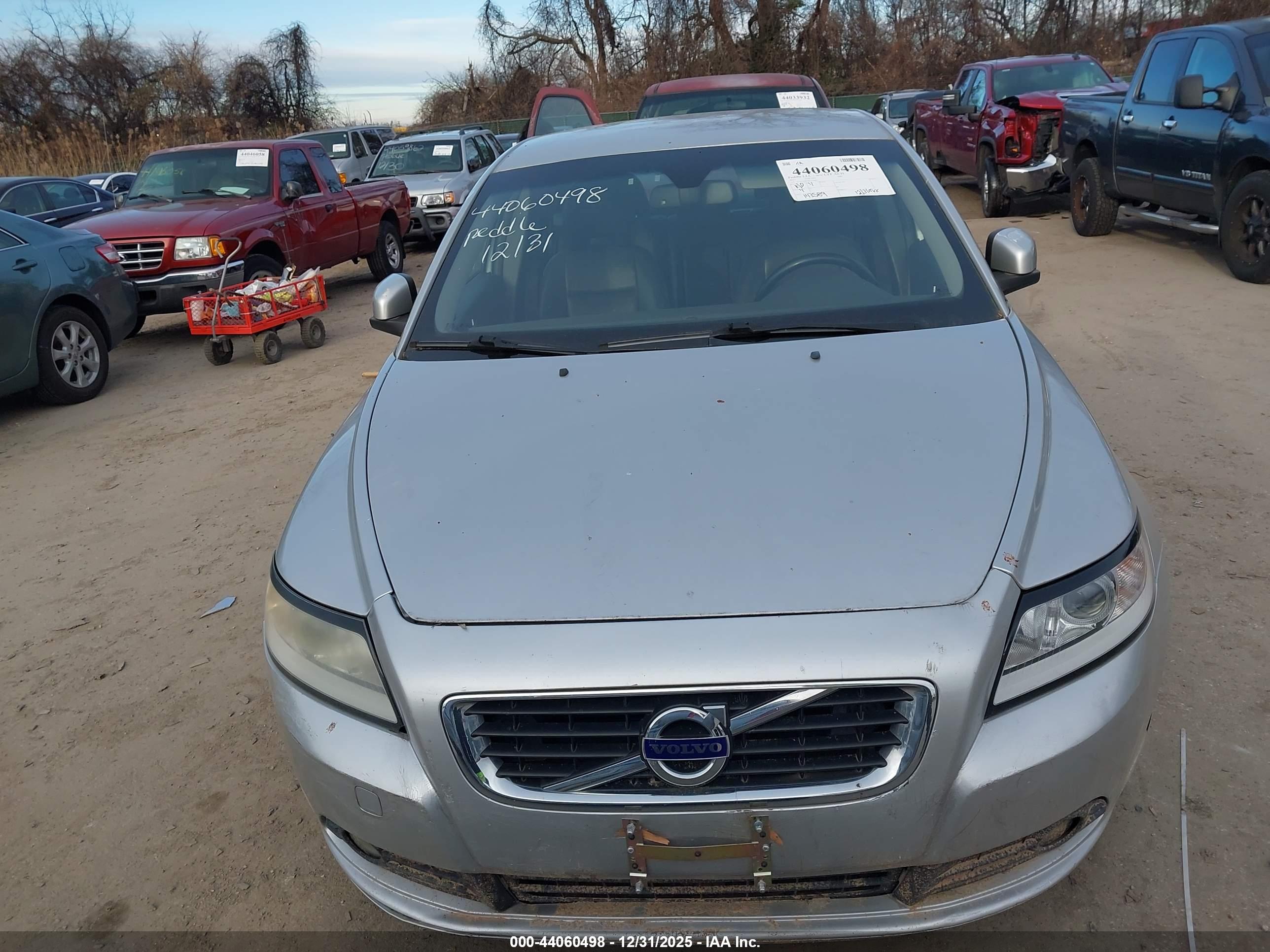 VOLVO S40 image 6