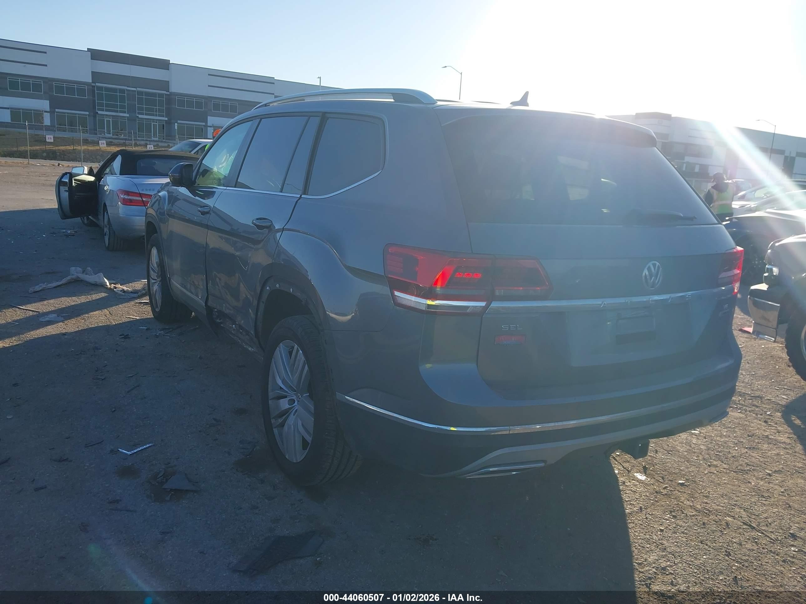 VOLKSWAGEN ATLAS image 3
