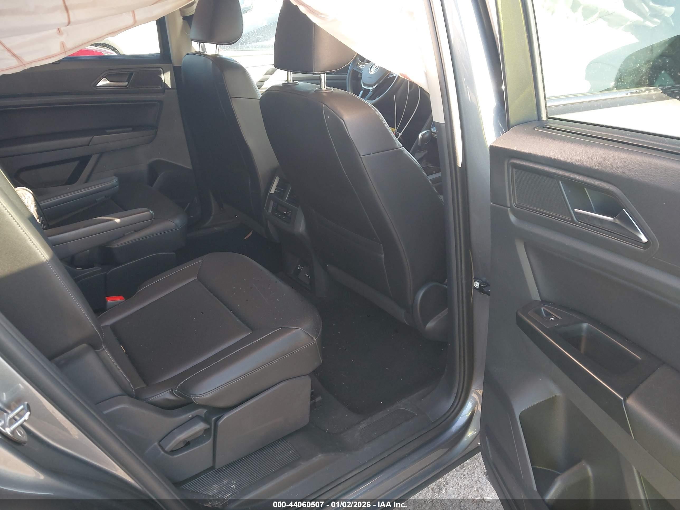 VOLKSWAGEN ATLAS image 8