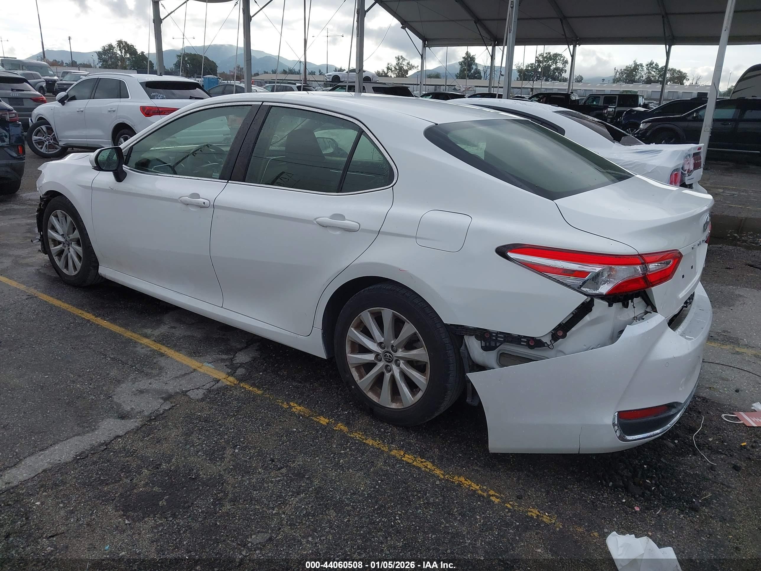 TOYOTA CAMRY image 3