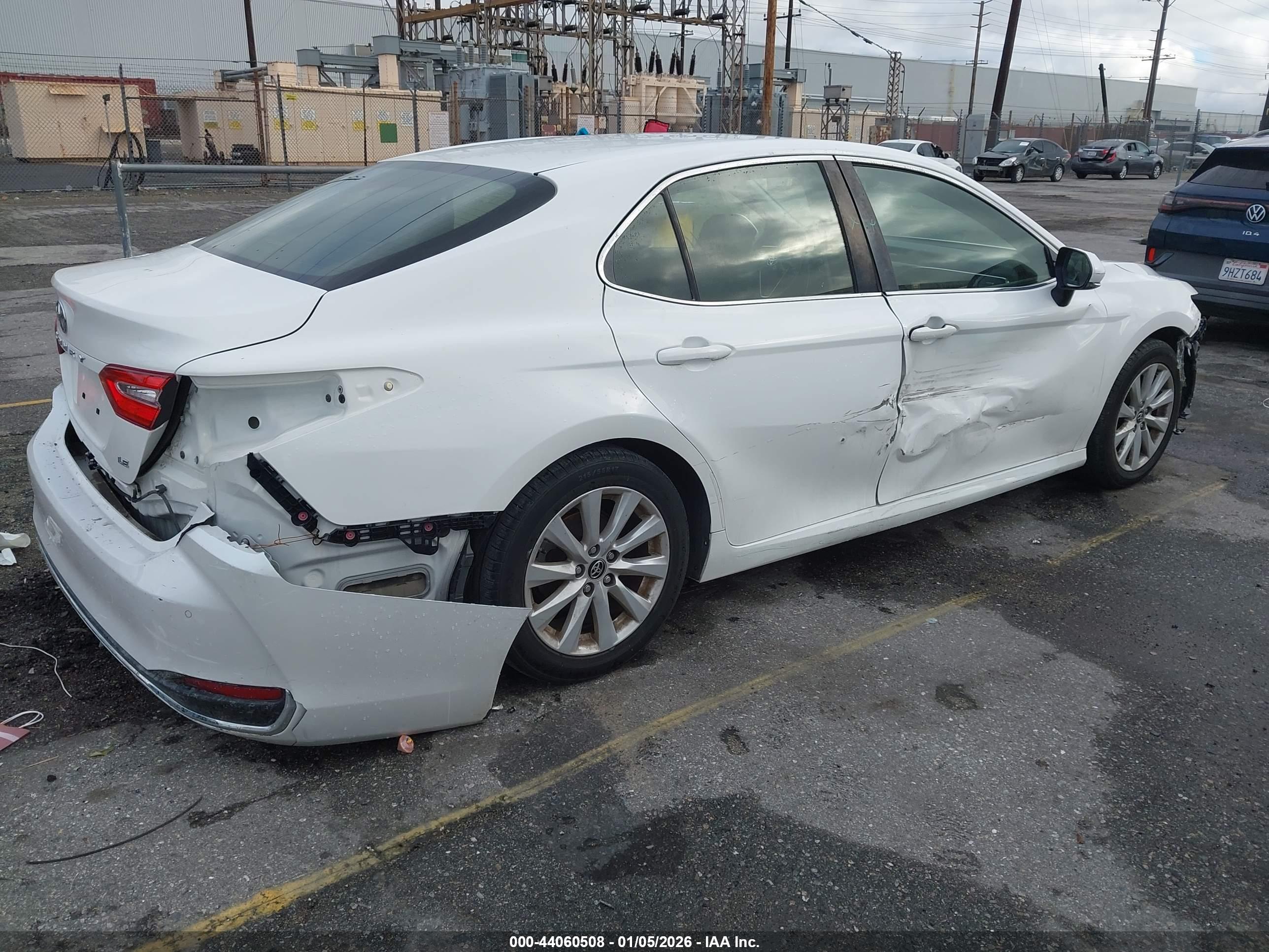 TOYOTA CAMRY image 4