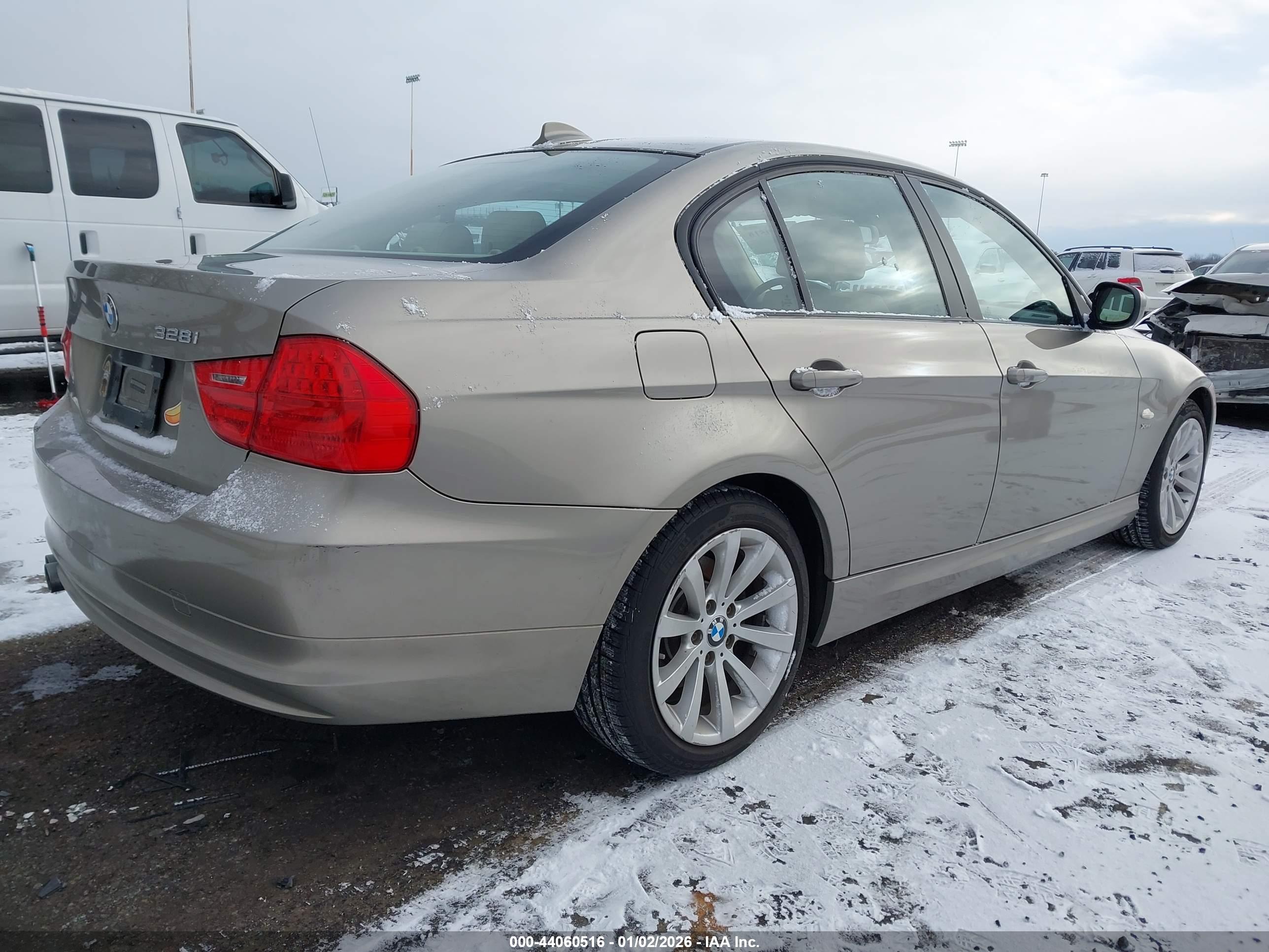 BMW 328I image 4