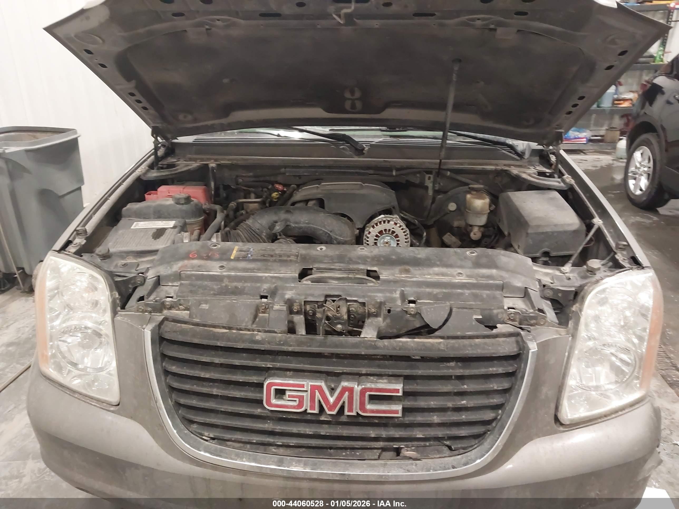 GMC YUKON image 10