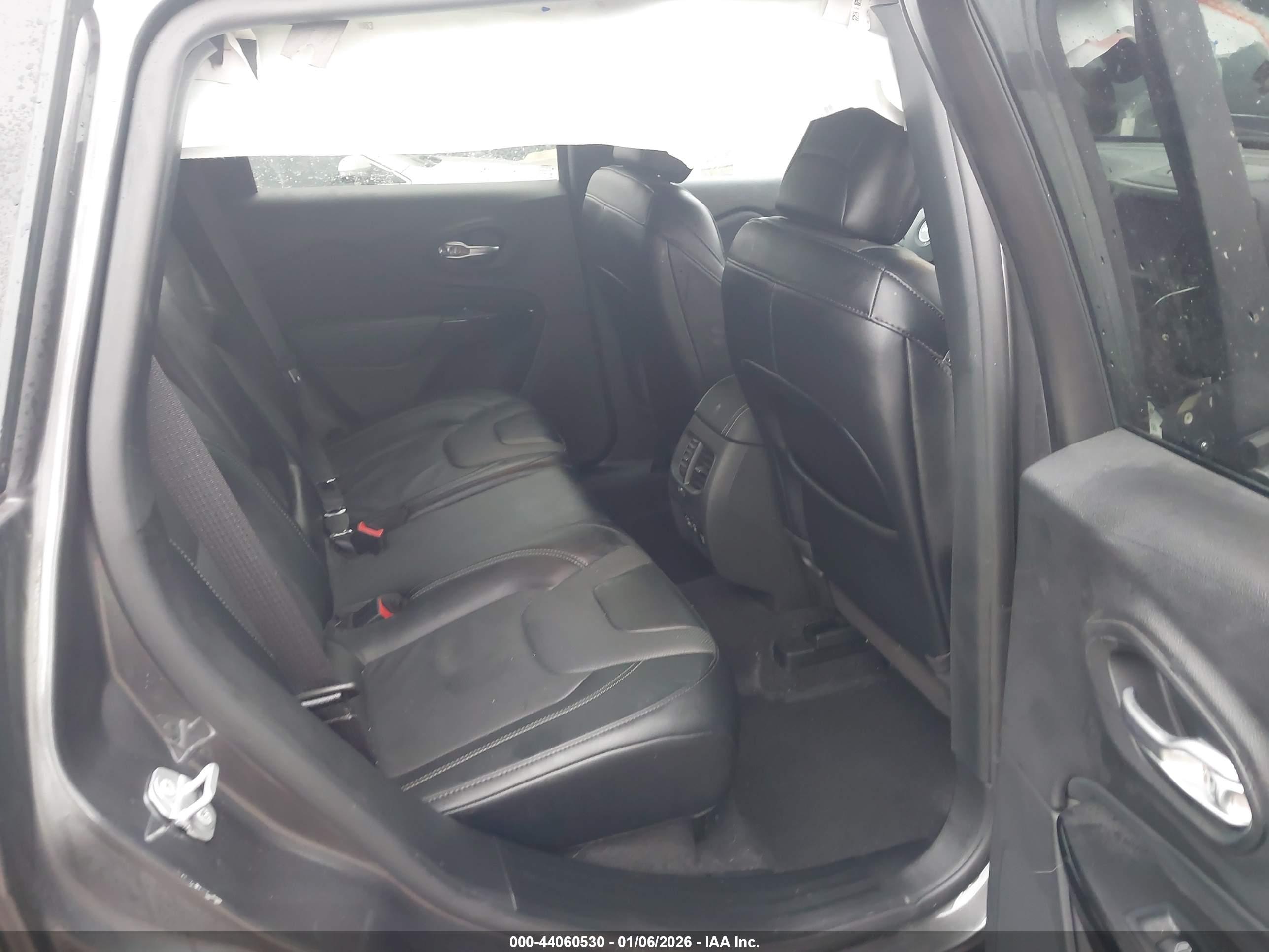 JEEP CHEROKEE image 8