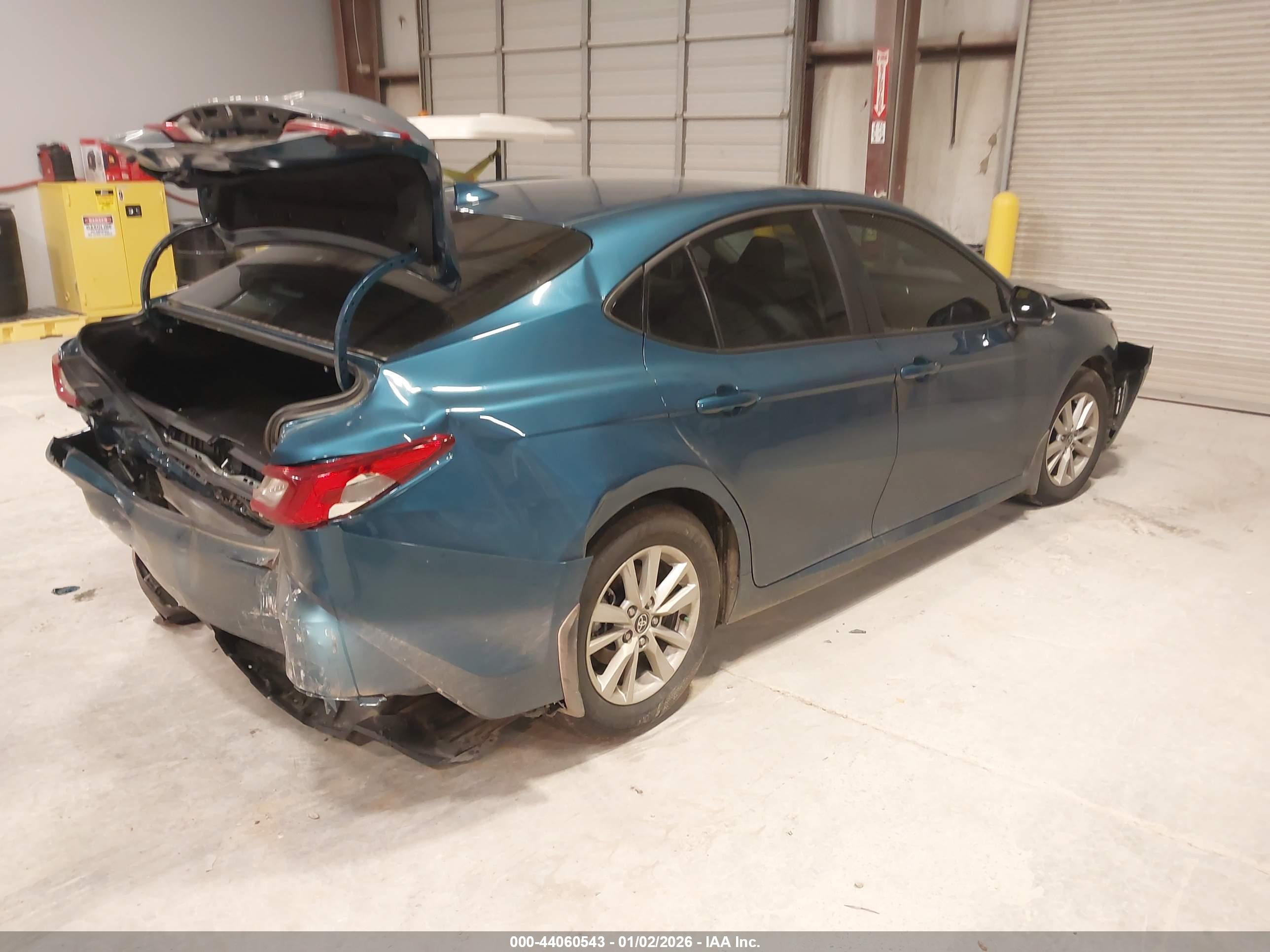 TOYOTA CAMRY image 4