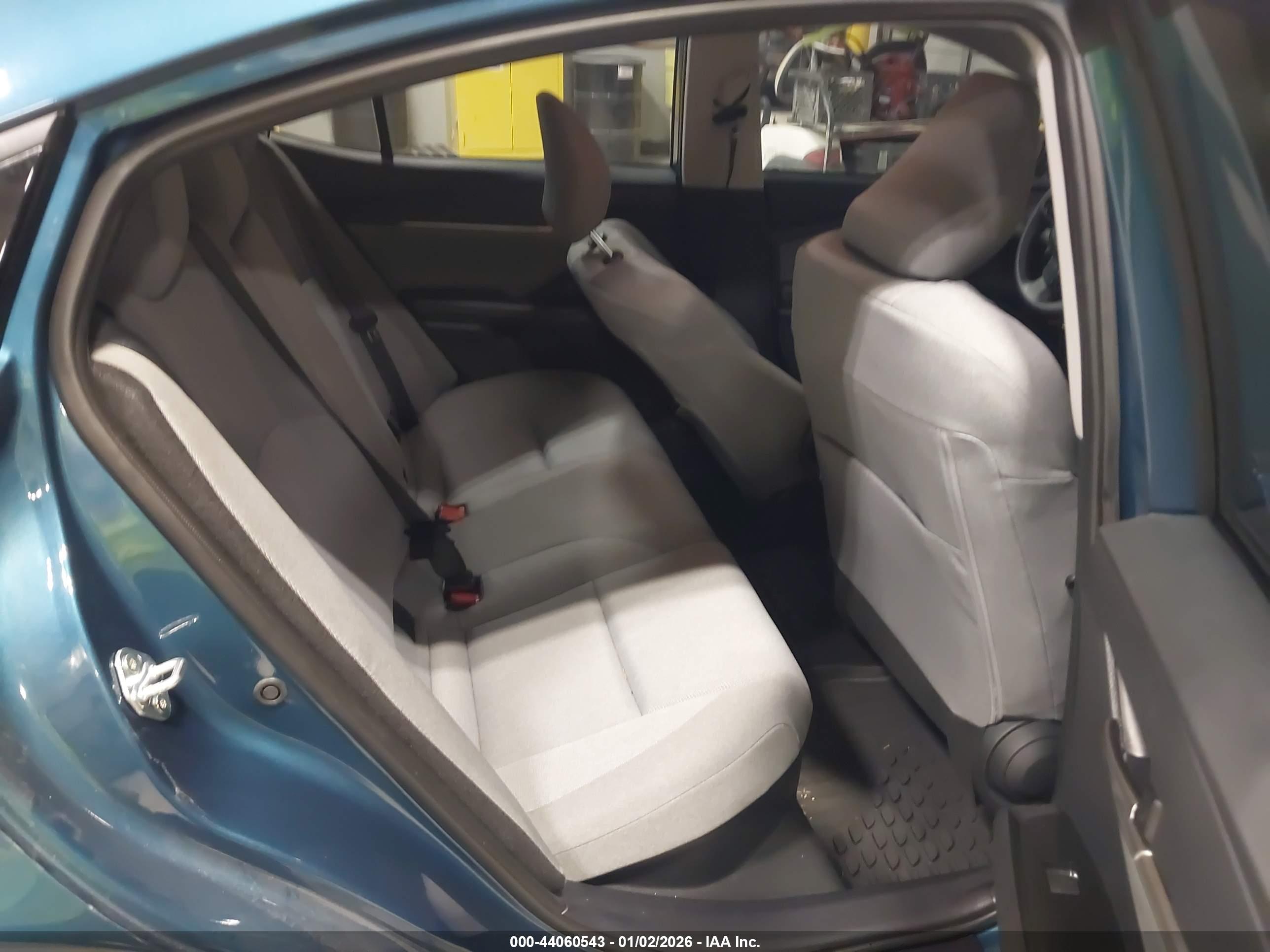 TOYOTA CAMRY image 8