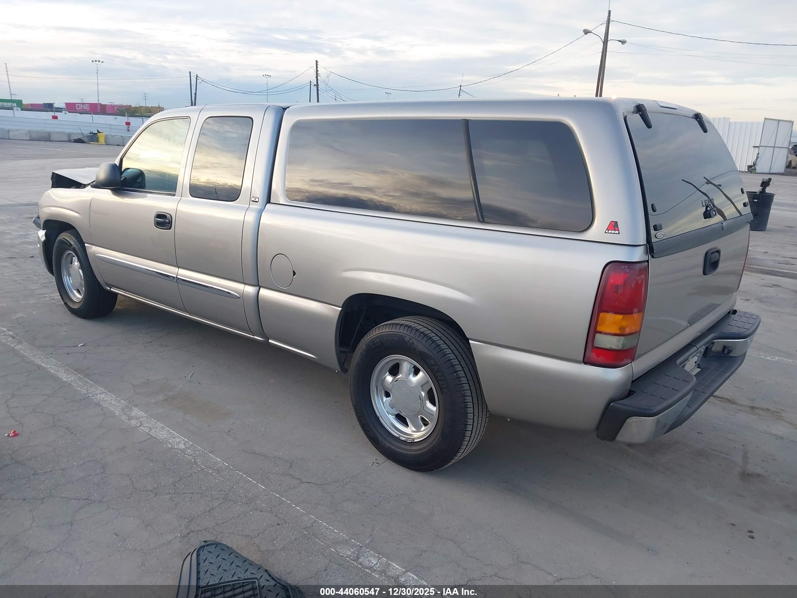 GMC SIERRA image 3