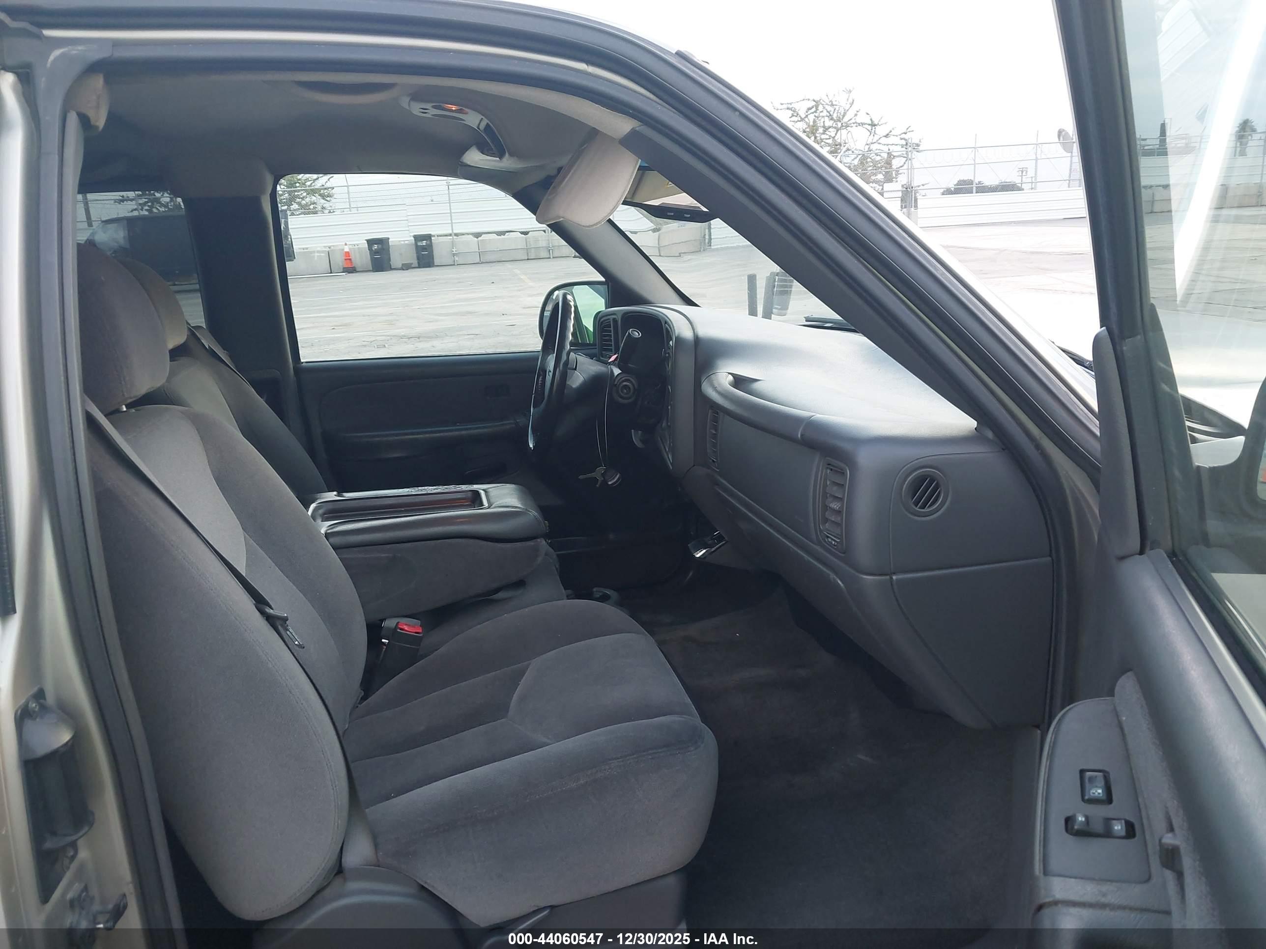 GMC SIERRA image 5