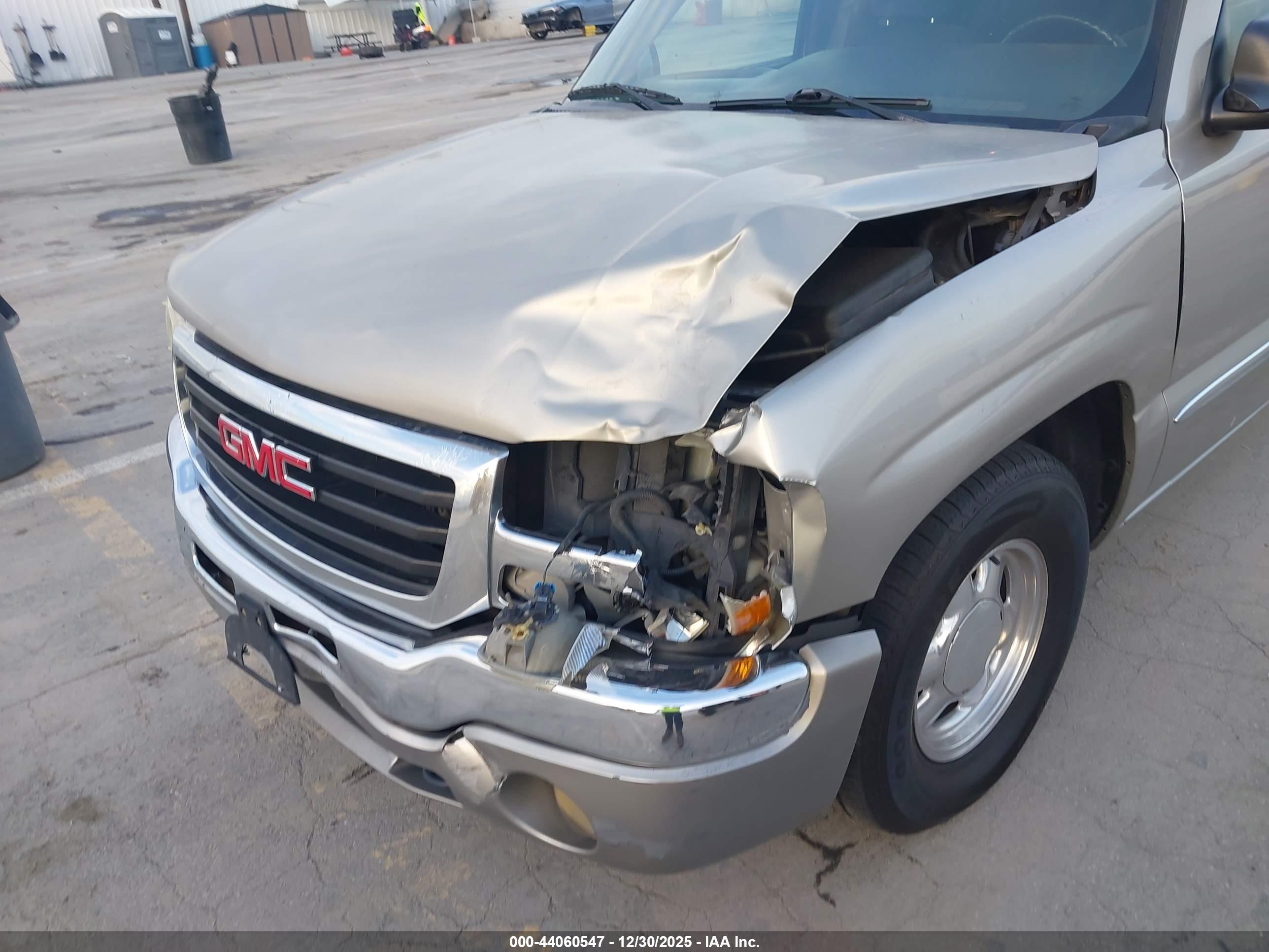 GMC SIERRA image 6