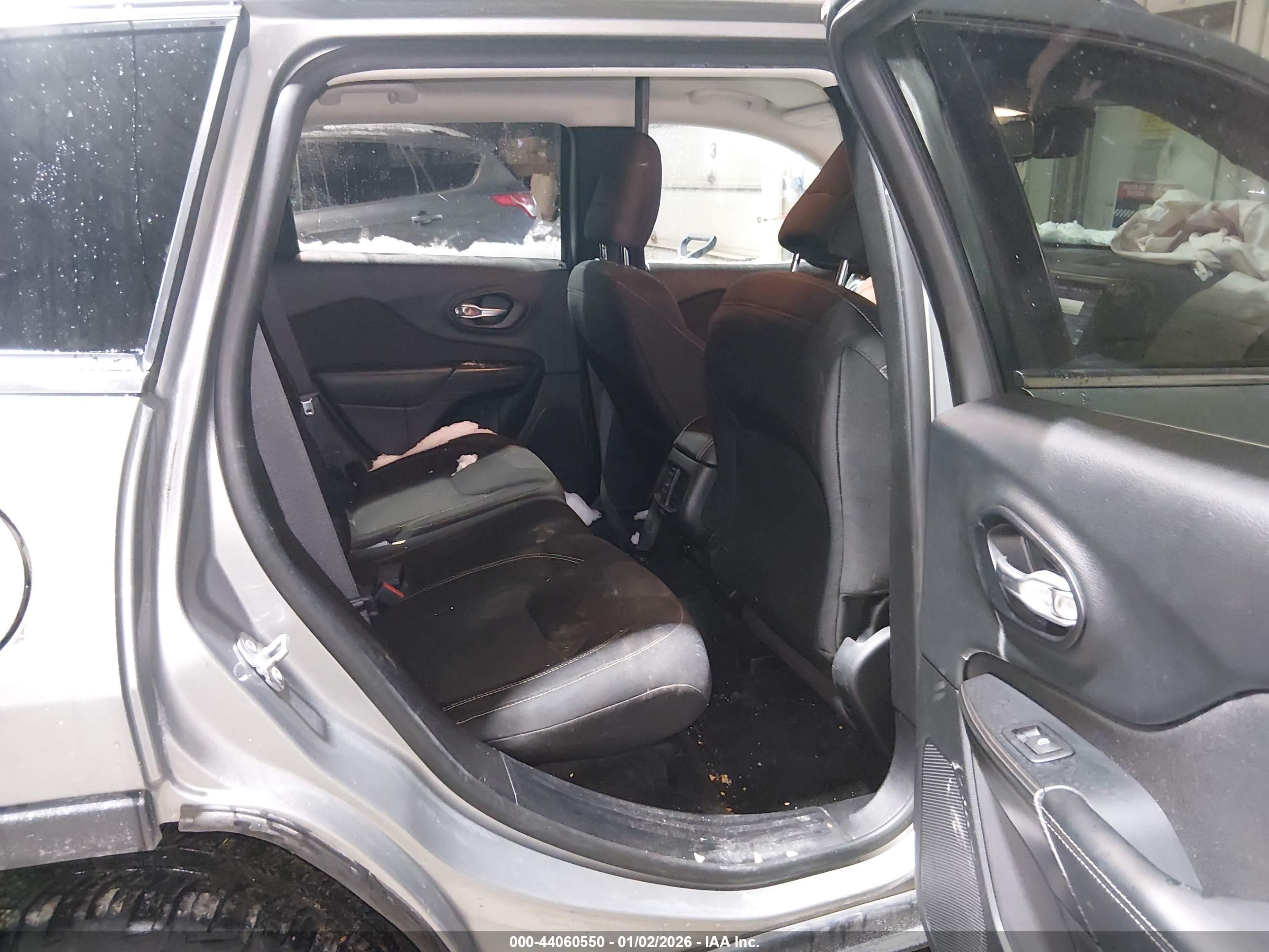 JEEP CHEROKEE image 8