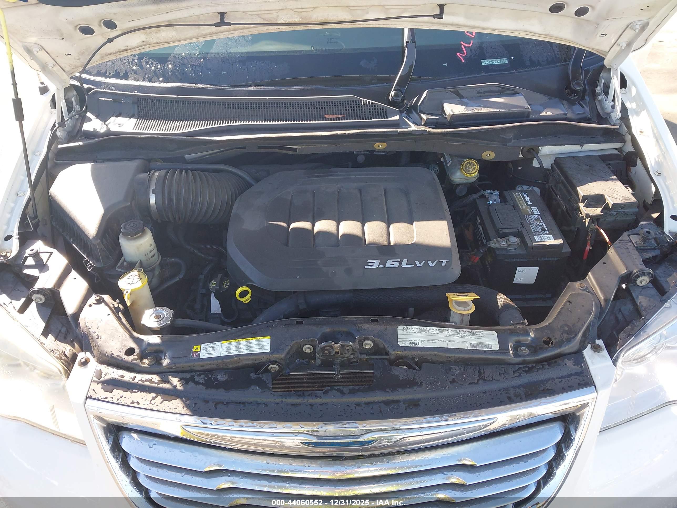 CHRYSLER TOWN image 10