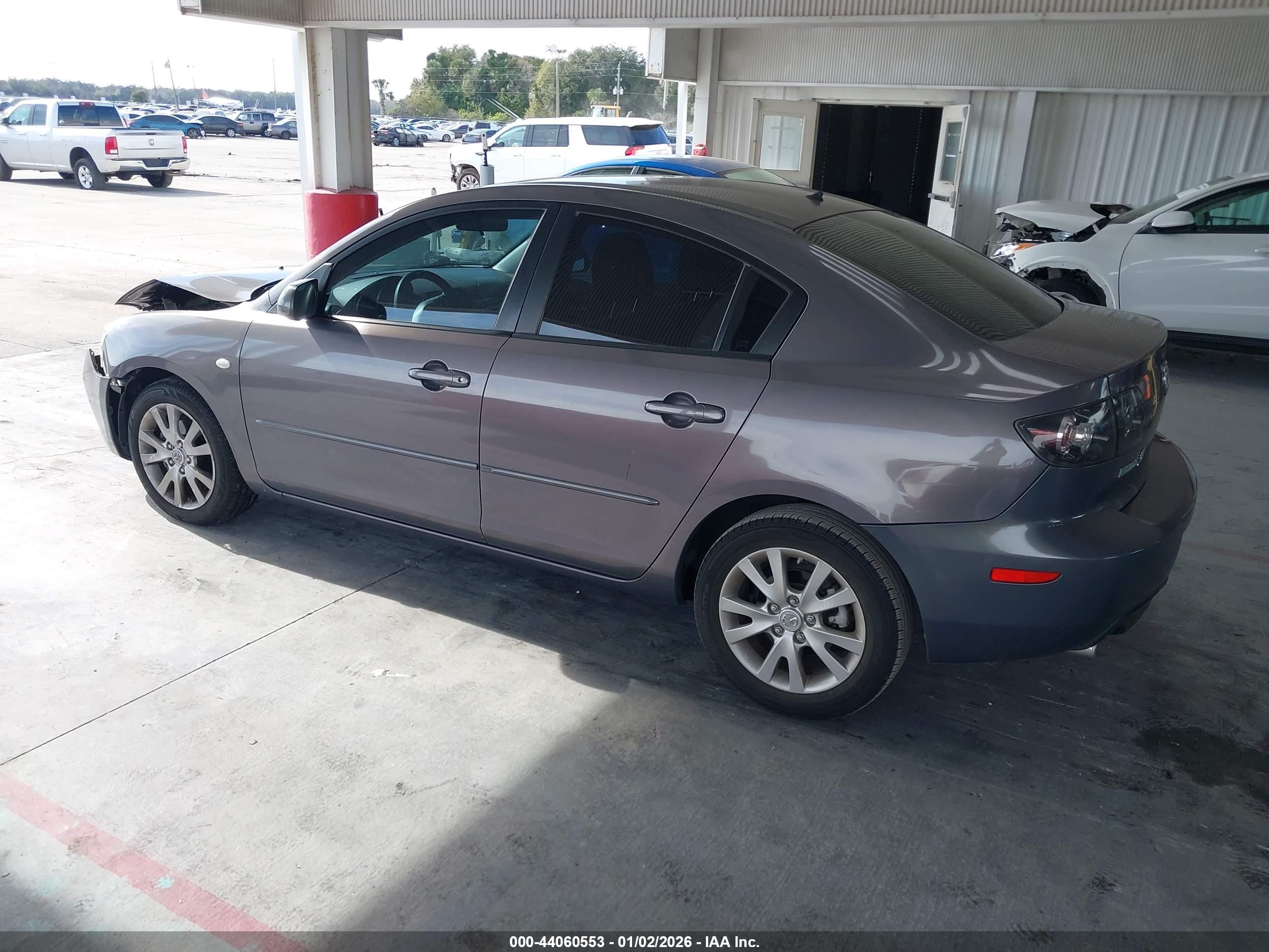 MAZDA MAZDA3 image 3