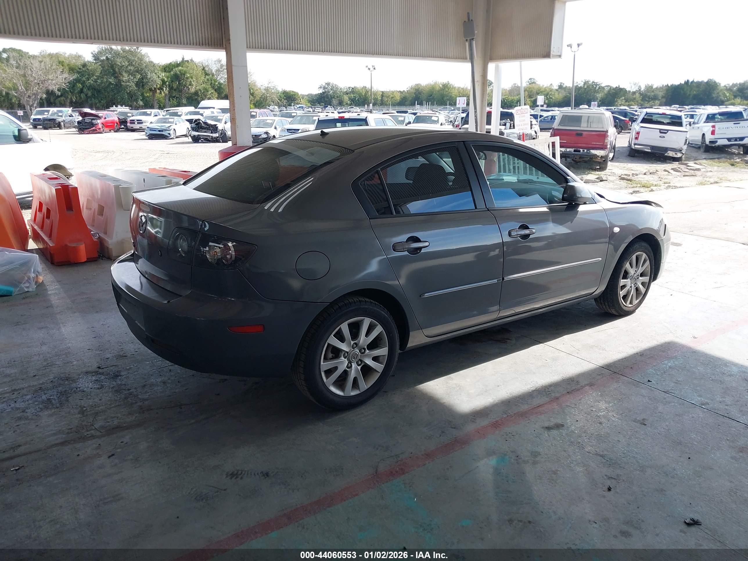 MAZDA MAZDA3 image 4