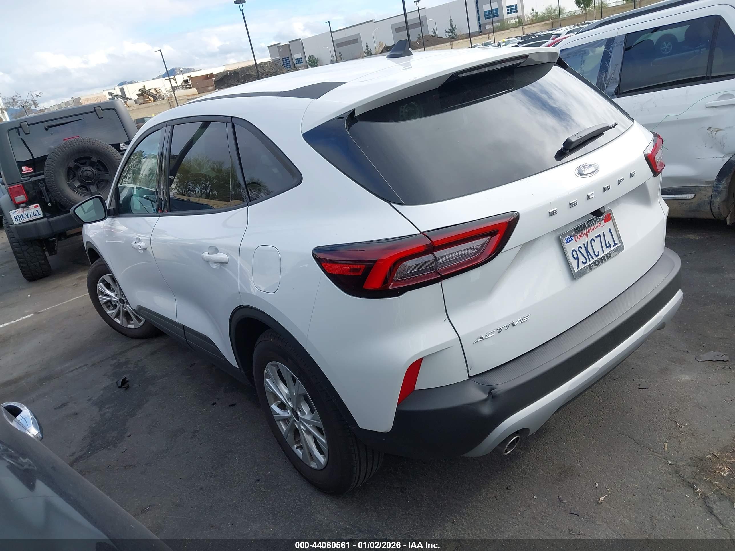 FORD ESCAPE image 3