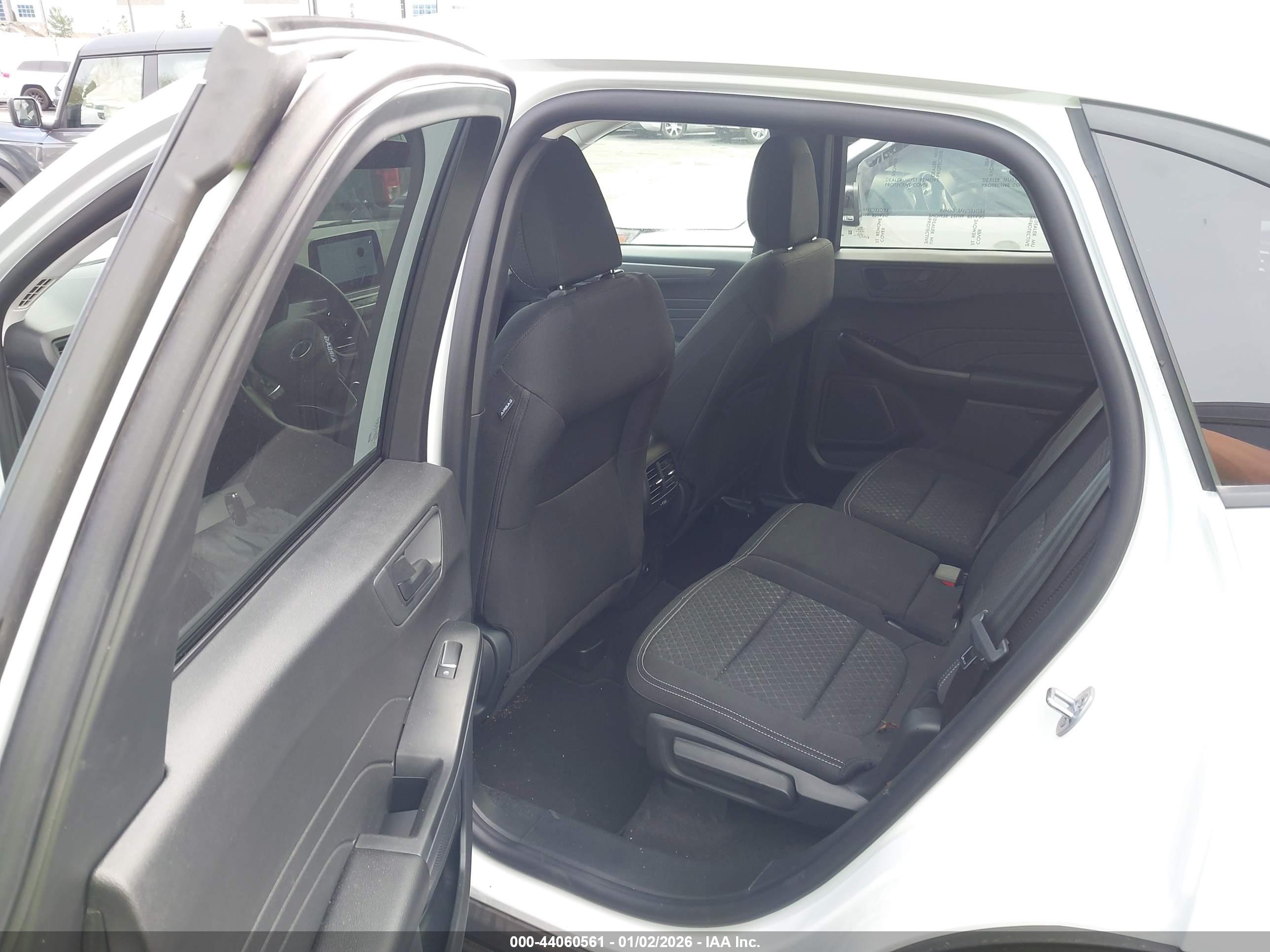 FORD ESCAPE image 8