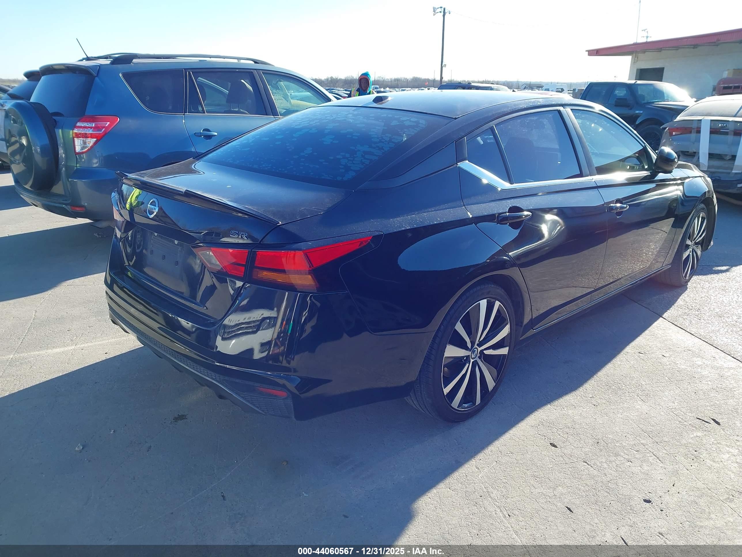 NISSAN ALTIMA image 4