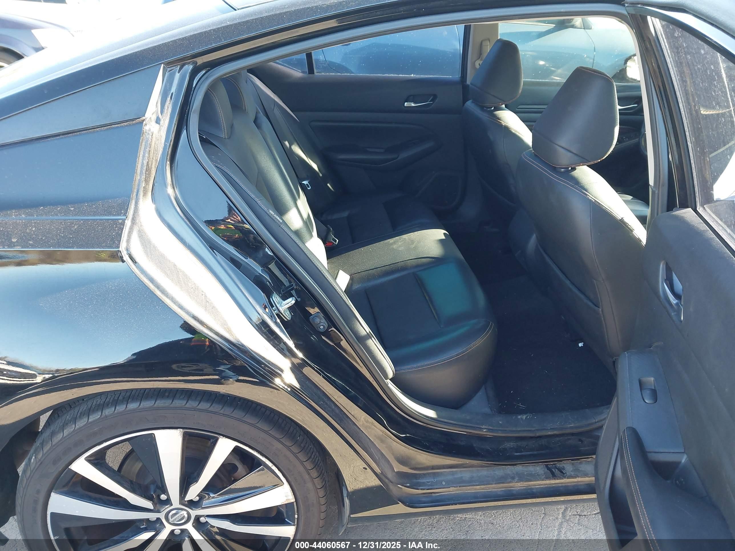 NISSAN ALTIMA image 8