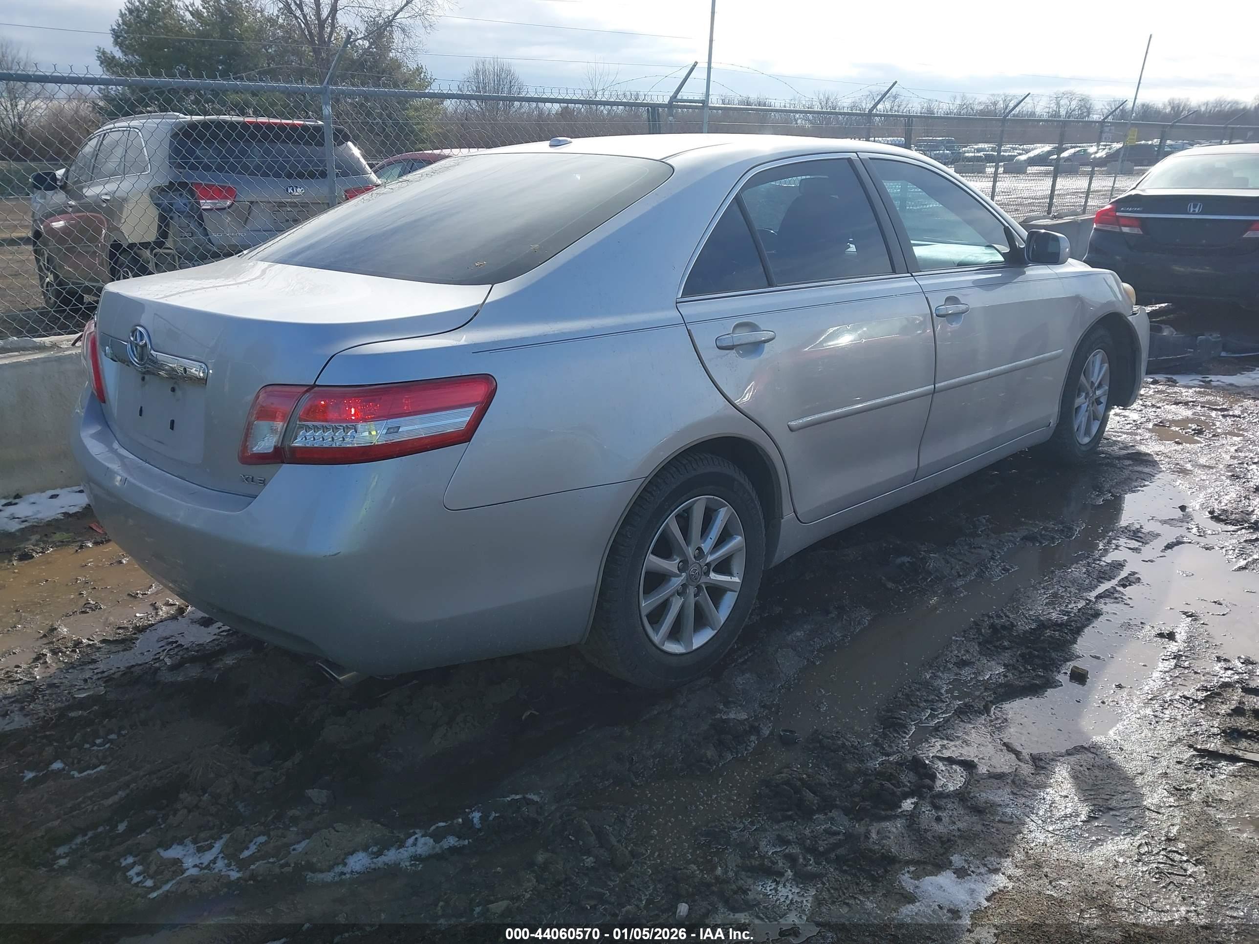 TOYOTA CAMRY image 4