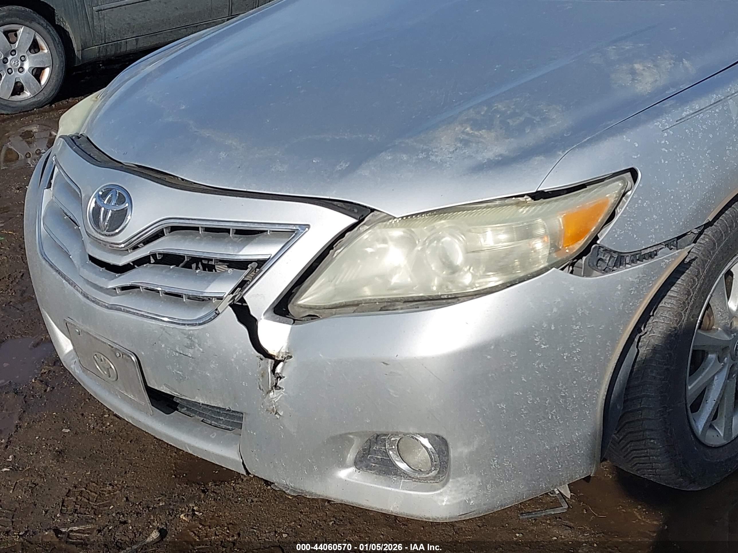 TOYOTA CAMRY image 6