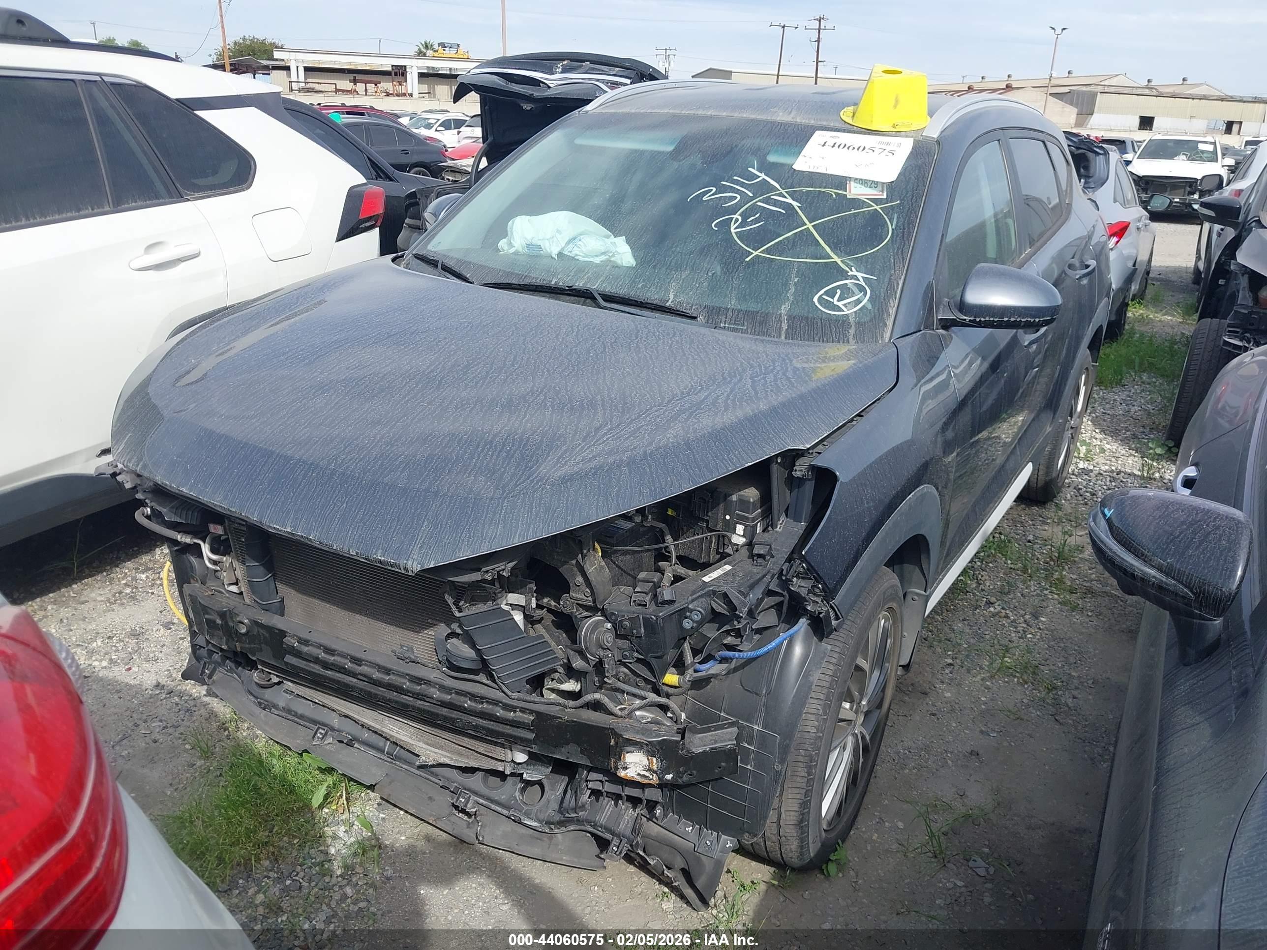 HYUNDAI TUCSON image 2