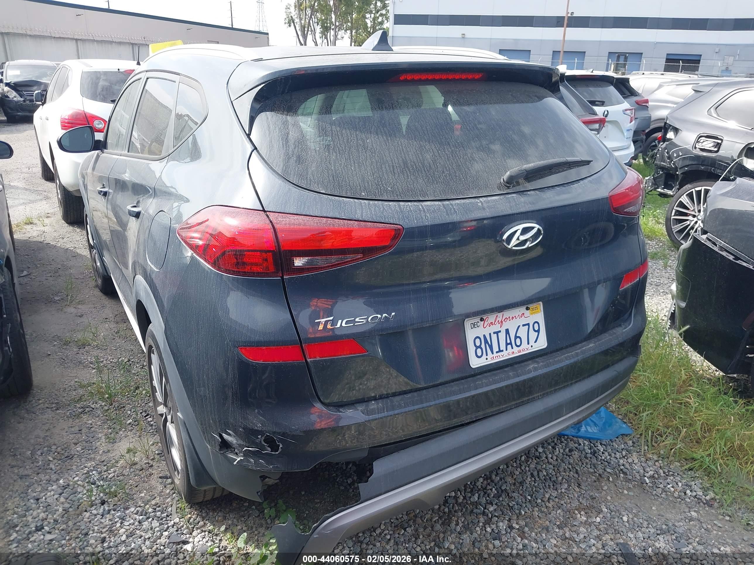 HYUNDAI TUCSON image 3