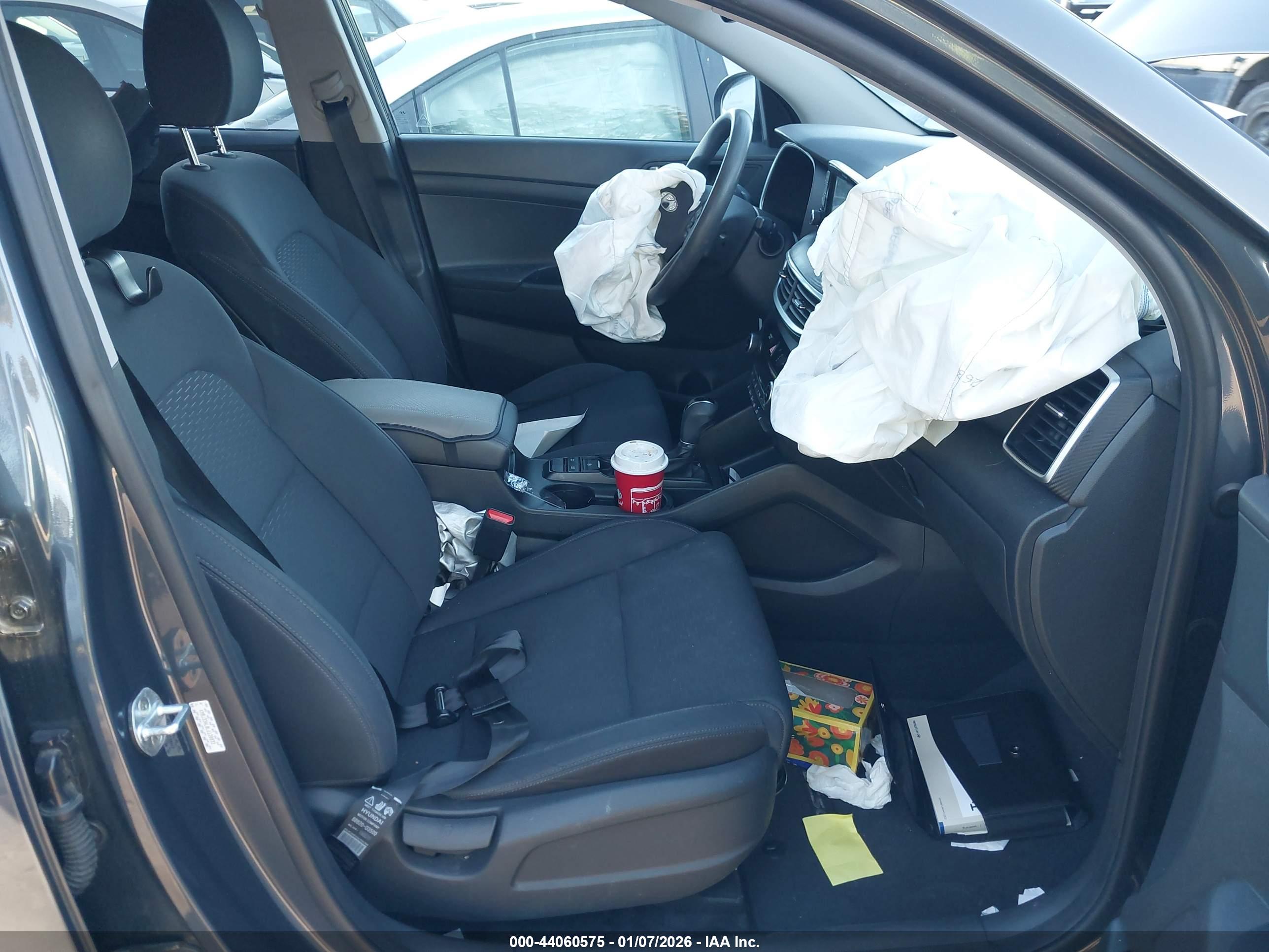 HYUNDAI TUCSON image 5