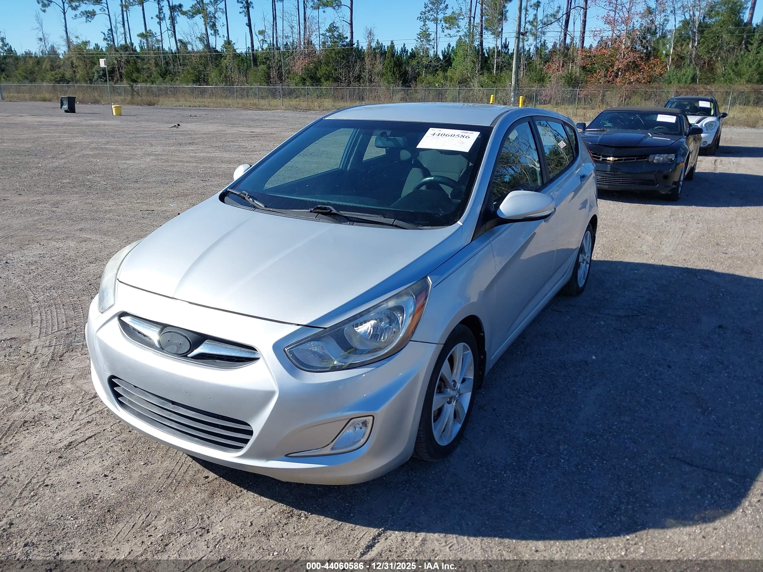 HYUNDAI ACCENT image 2